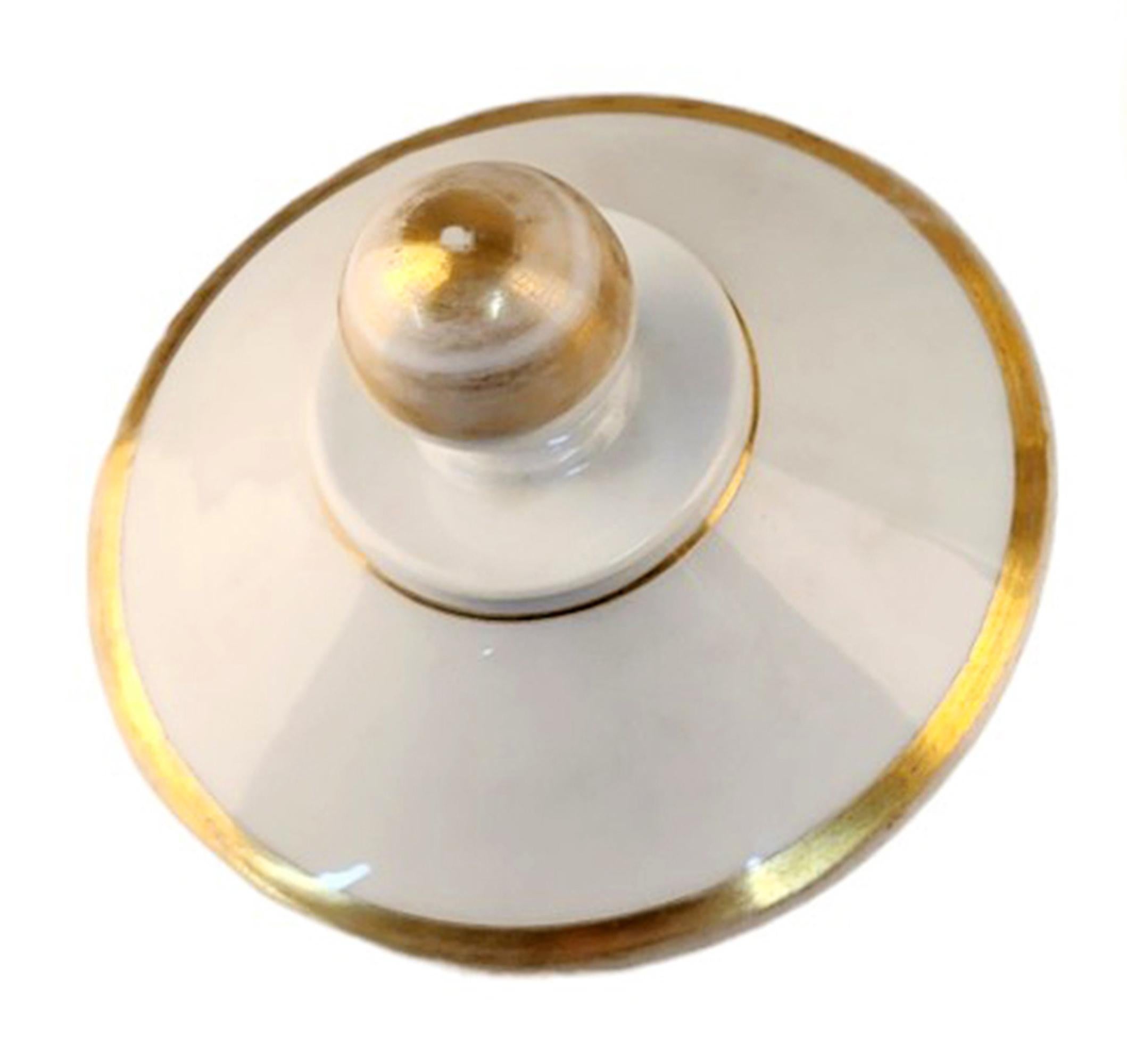18th Century French Glazed Porcelain Apothecary/Pharmacy Jar - 'ALUM: ROCC: L:' For Sale 1
