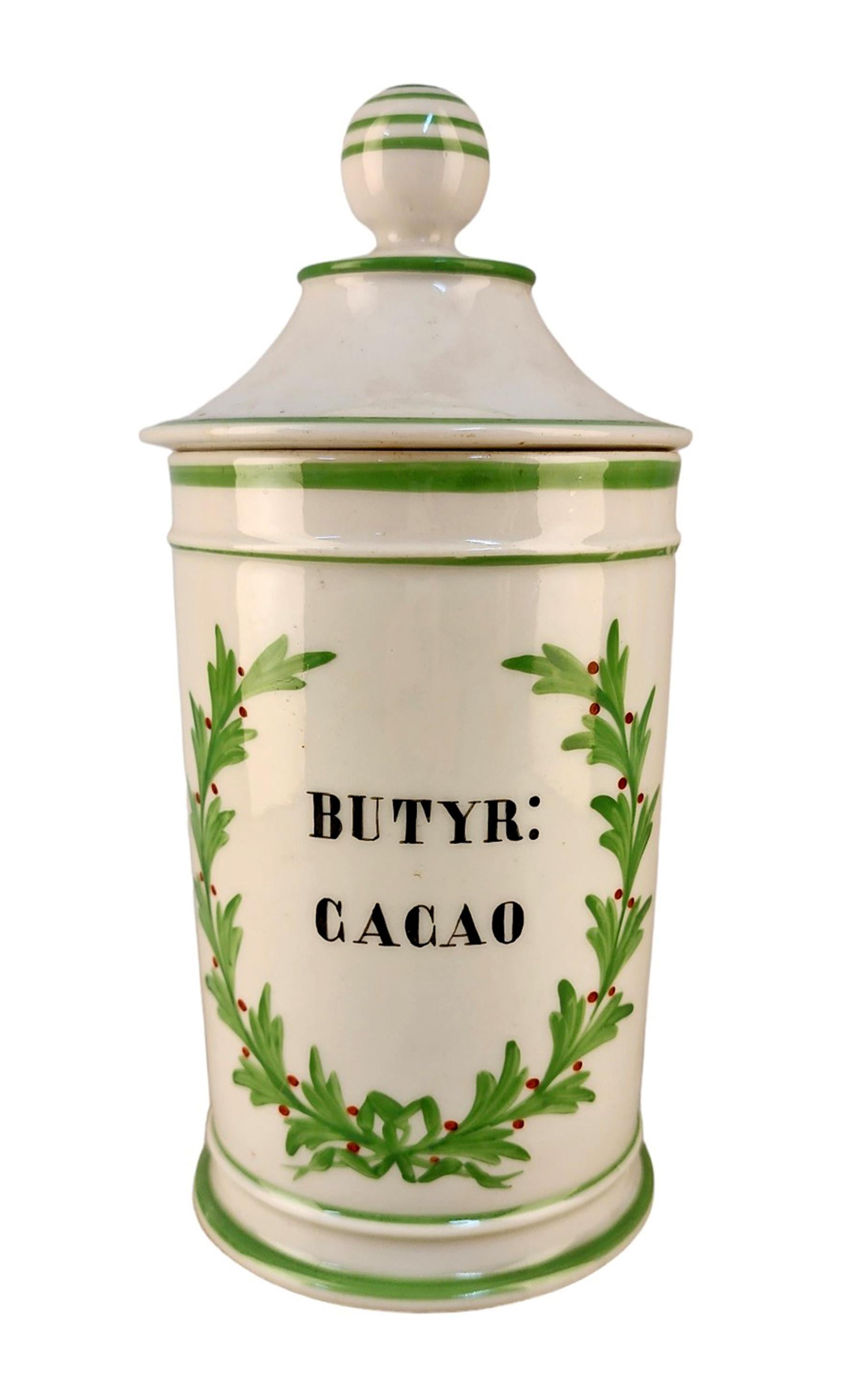 Vaso da farmacia in porcellana smaltata francese della fine del XVIII secolo con coperchio - BUTYR: CACAO

A cura di: Charles Charles Acloque
Materiale: ceramica, porcellana, vernice, smalto
Tecnica: modellata, pressata, dipinta, dipinta a mano,