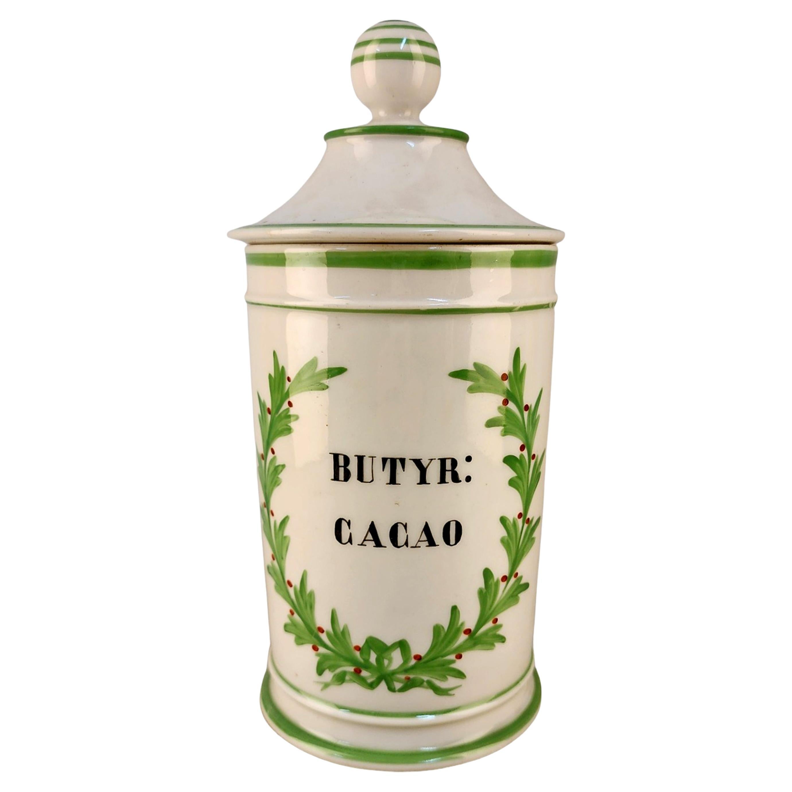 What kinds of figures elevated the use of porcelain in 18th century Europe?