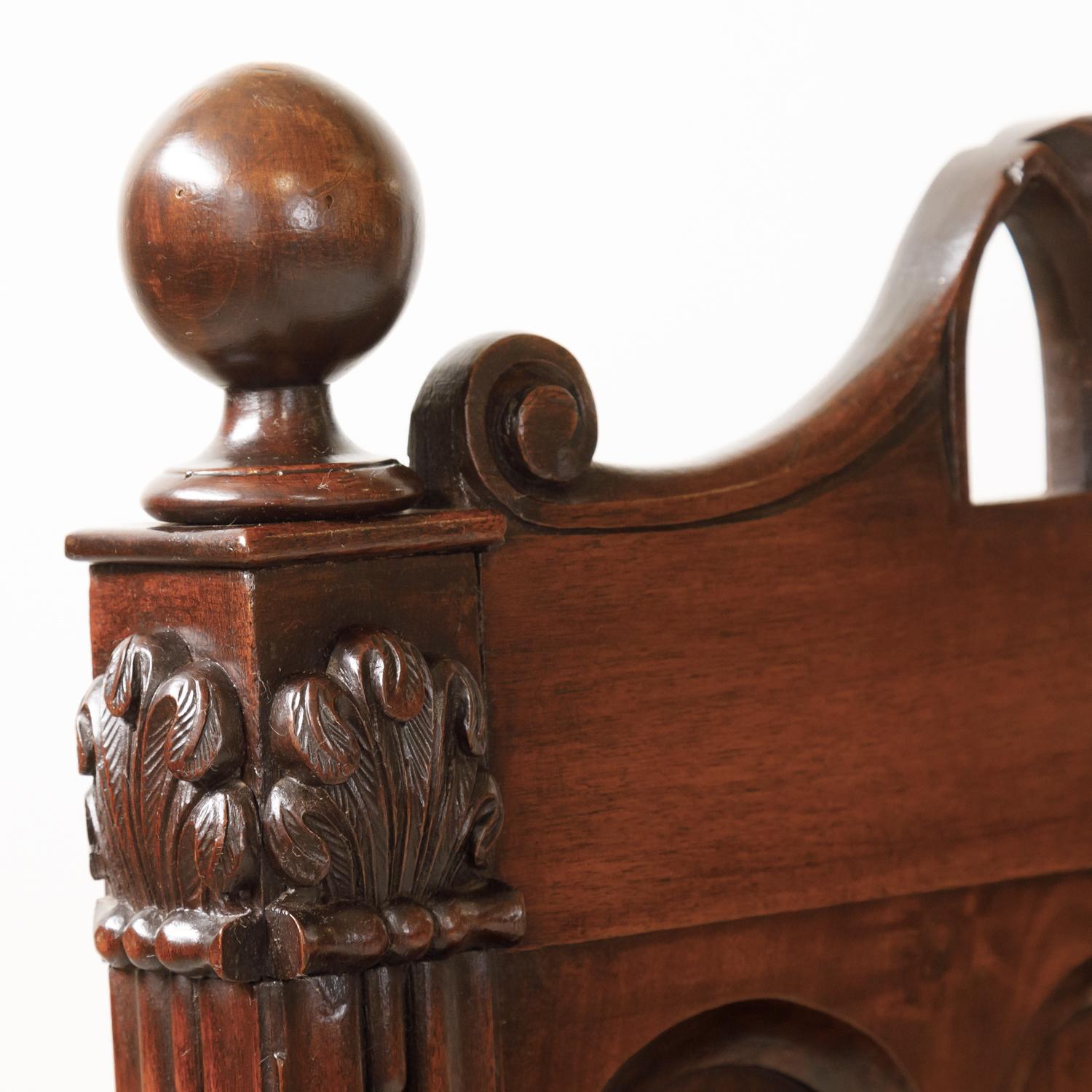 18th Century French Gothic Revival Period Walnut Settle or Hall Bench with Lift  For Sale 3