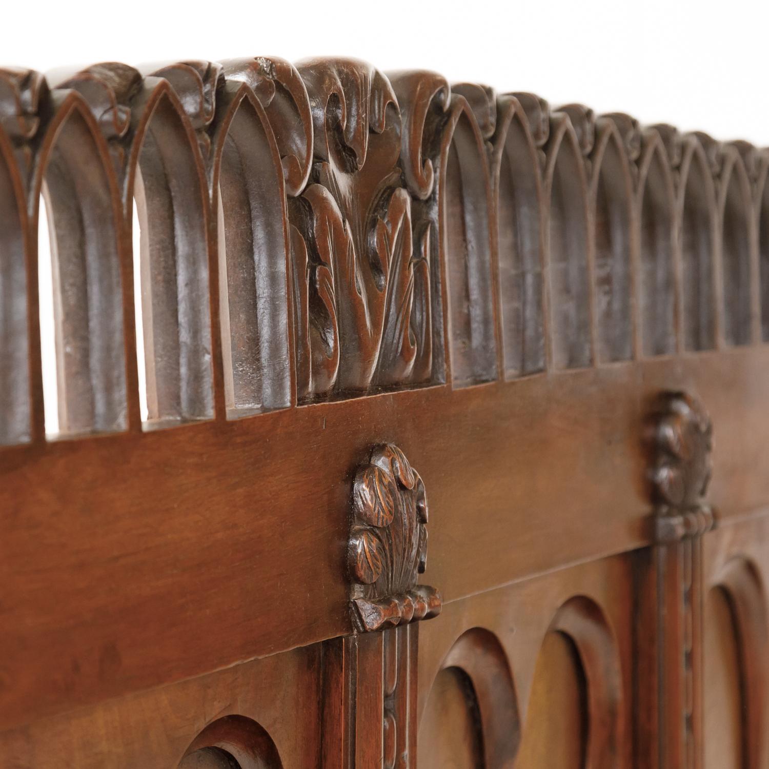 18th Century French Gothic Revival Period Walnut Settle or Hall Bench with Lift  For Sale 4