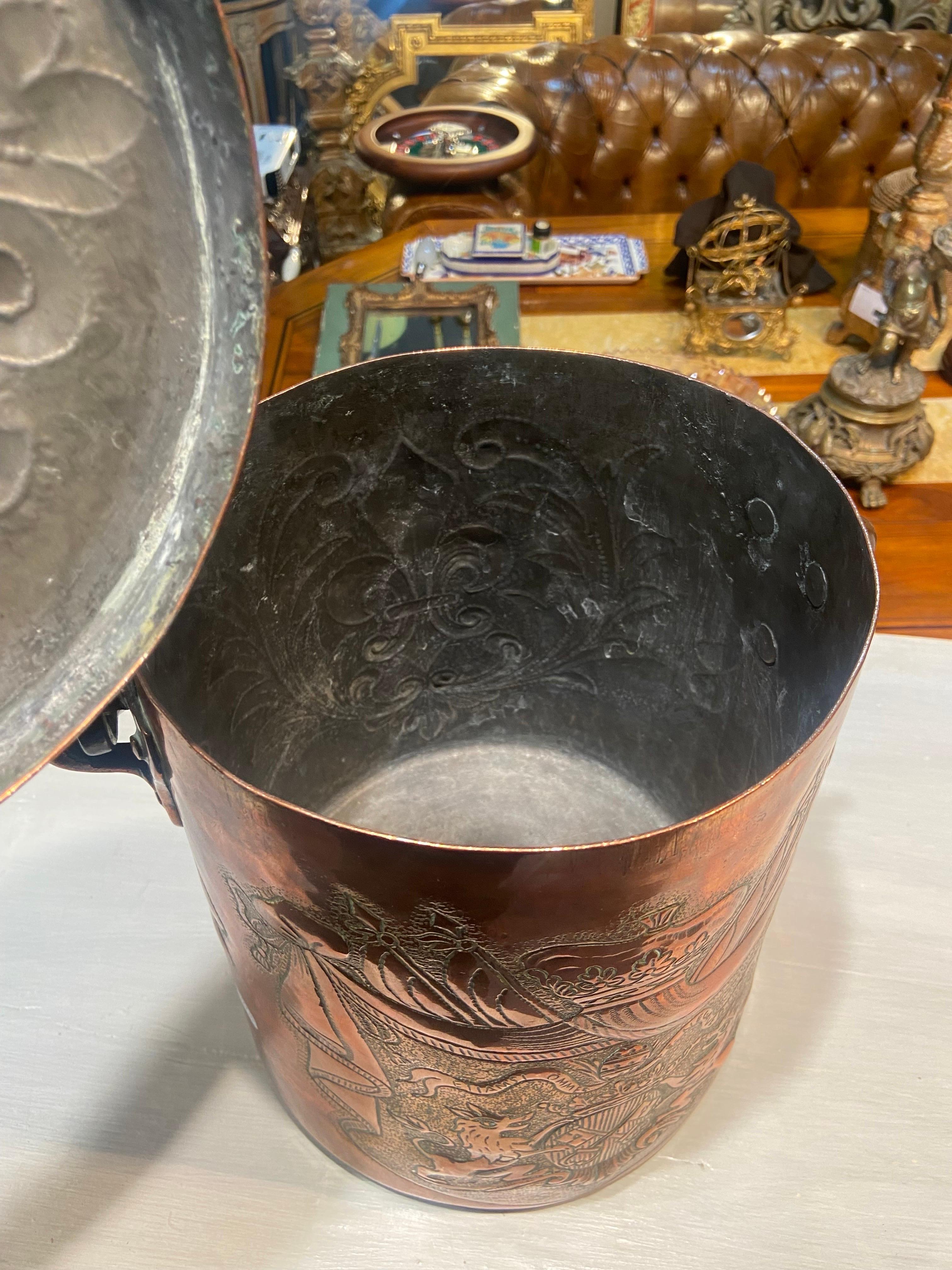 18th Century French Hammered Copper Container for Food Preservation For Sale 1