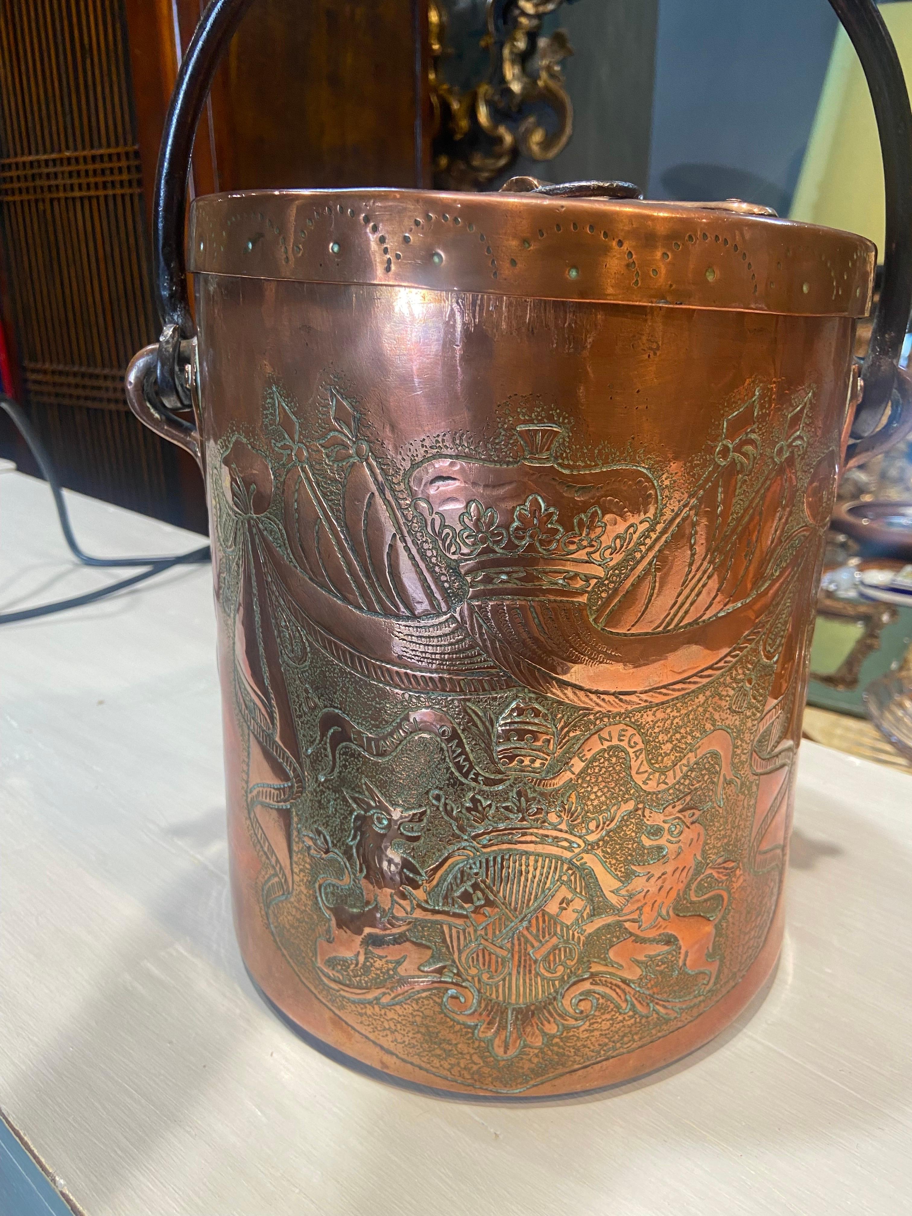 18th Century French Hammered Copper Container for Food Preservation For Sale 4