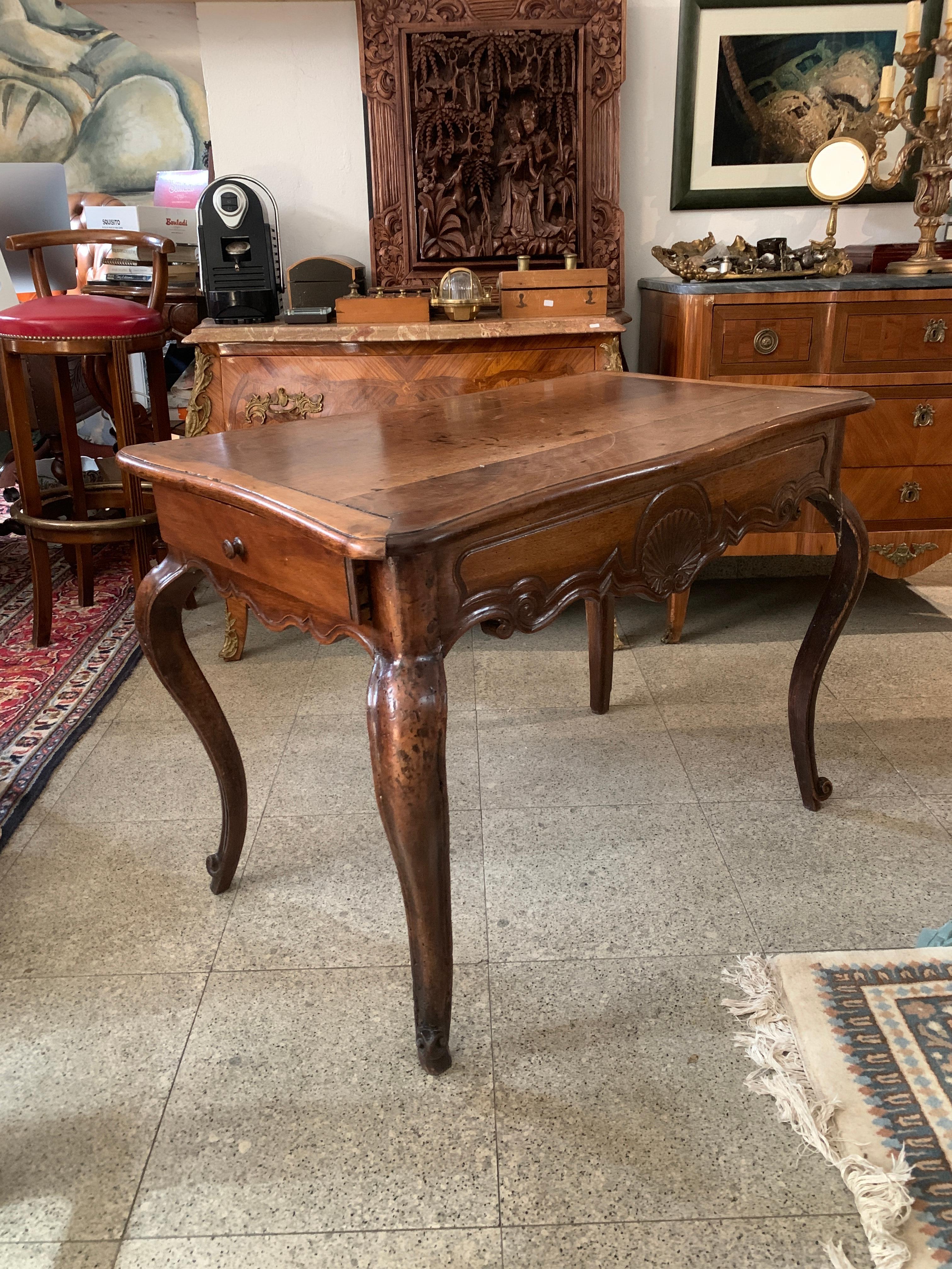 18th Century French Hand Carved Walnut Writing Table with Two Drawers Louis XV For Sale 10