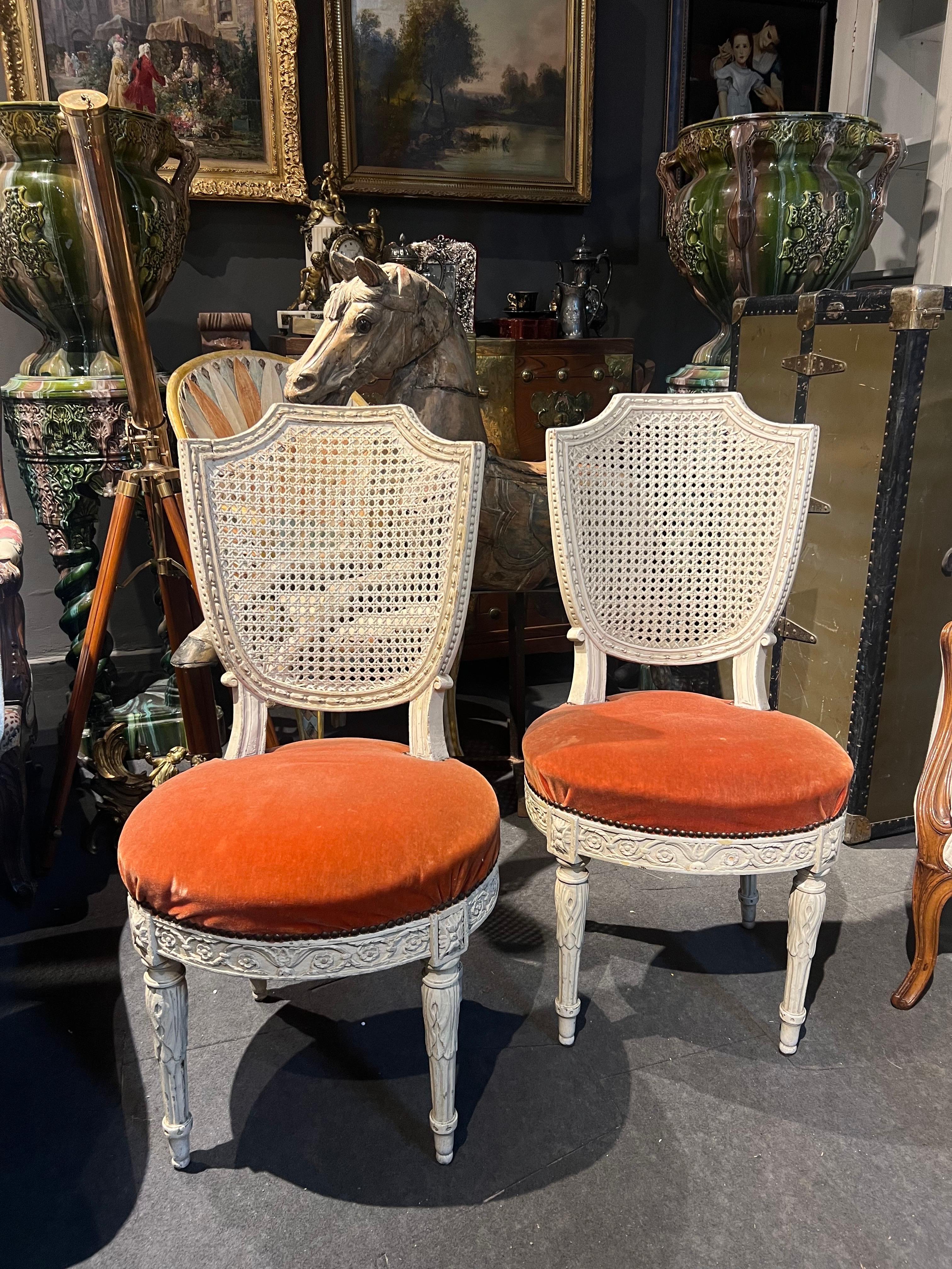 18th Century French Hand Carved Wooden Cane Dining Chair Louis XVI Period For Sale 3