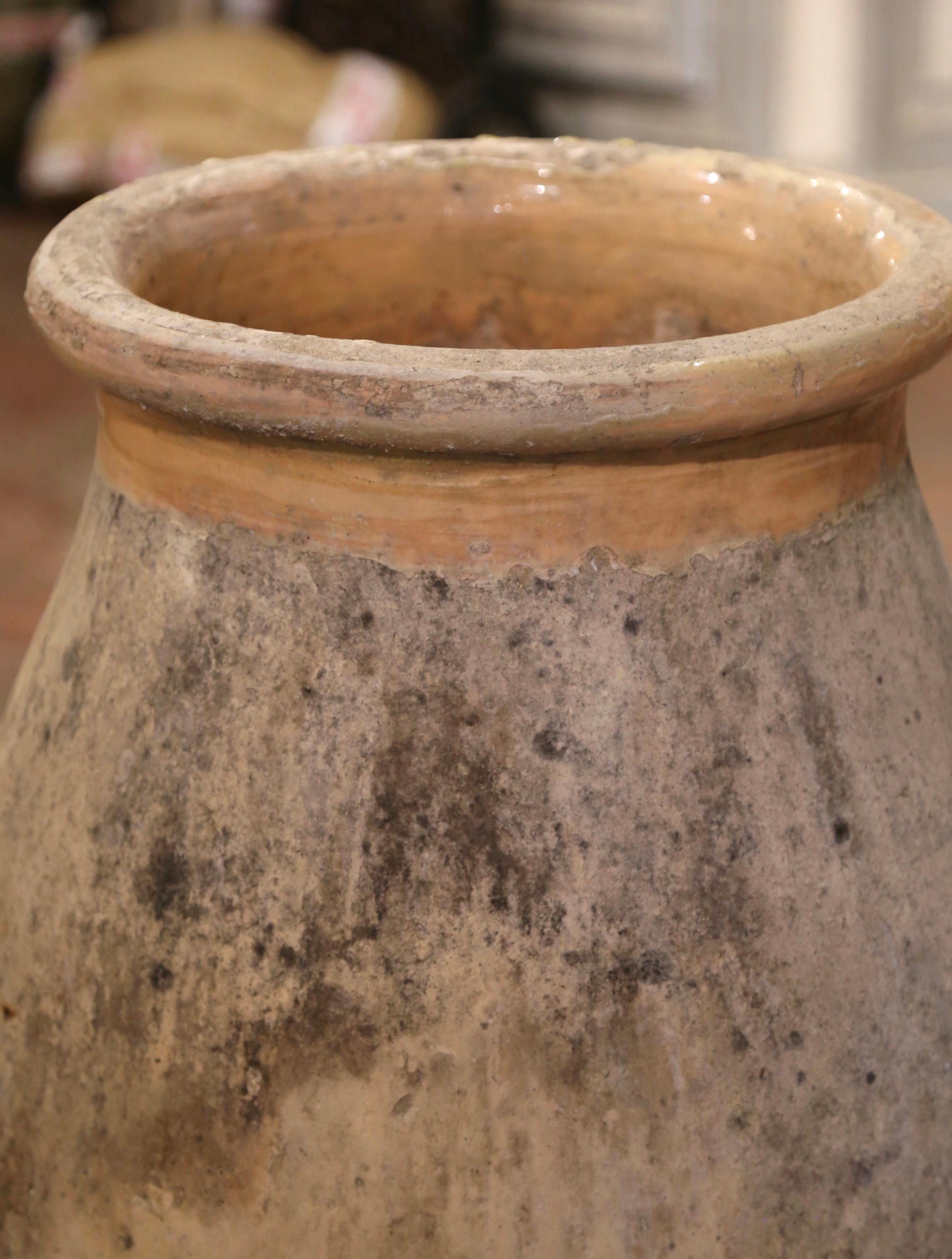 Vernissé Pot à olives en terre cuite du 18ème siècle, fabriqué à la main en Provence en vente