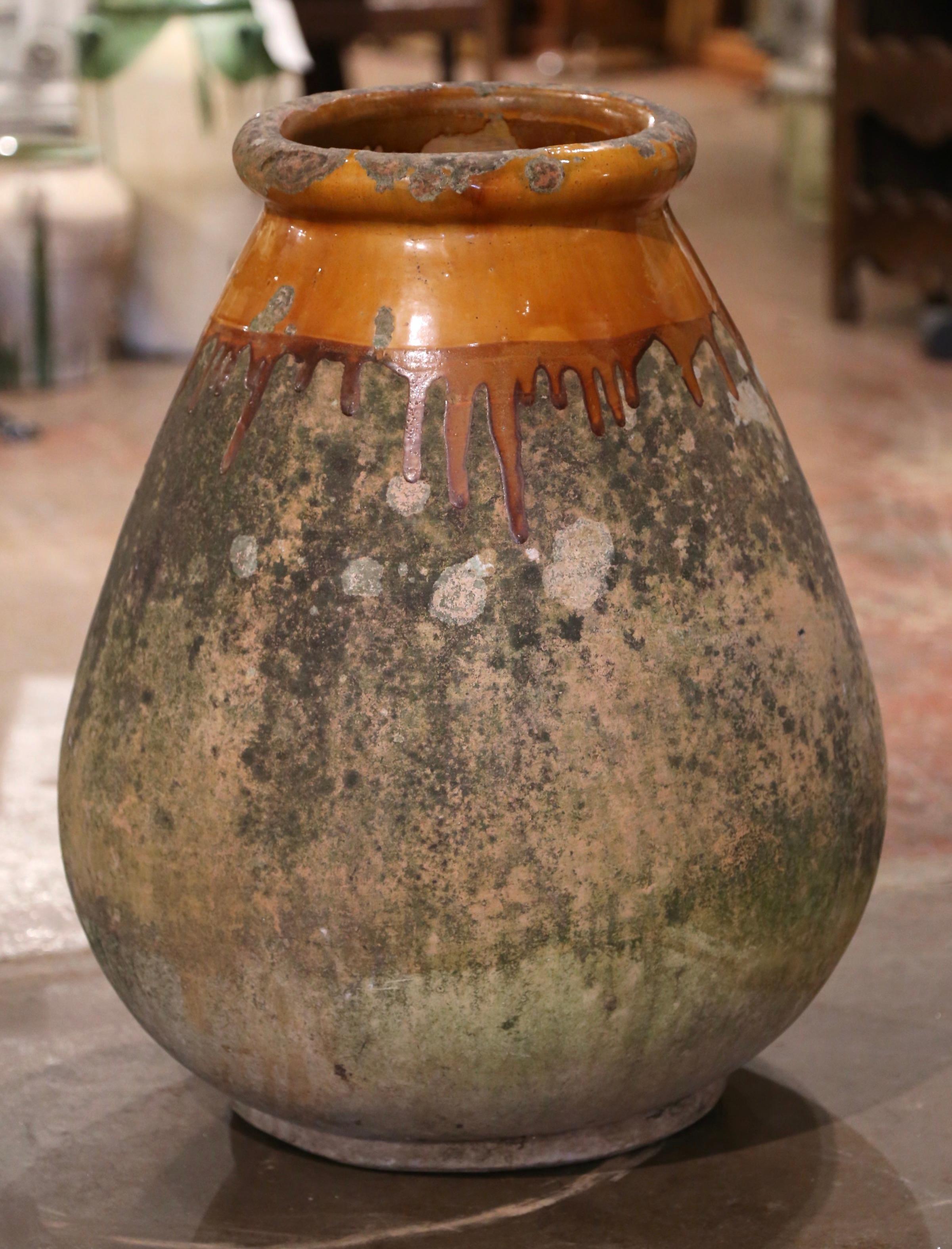 18th Century French Hand Crafted Terracotta Olive Jar from Provence In Excellent Condition For Sale In Dallas, TX
