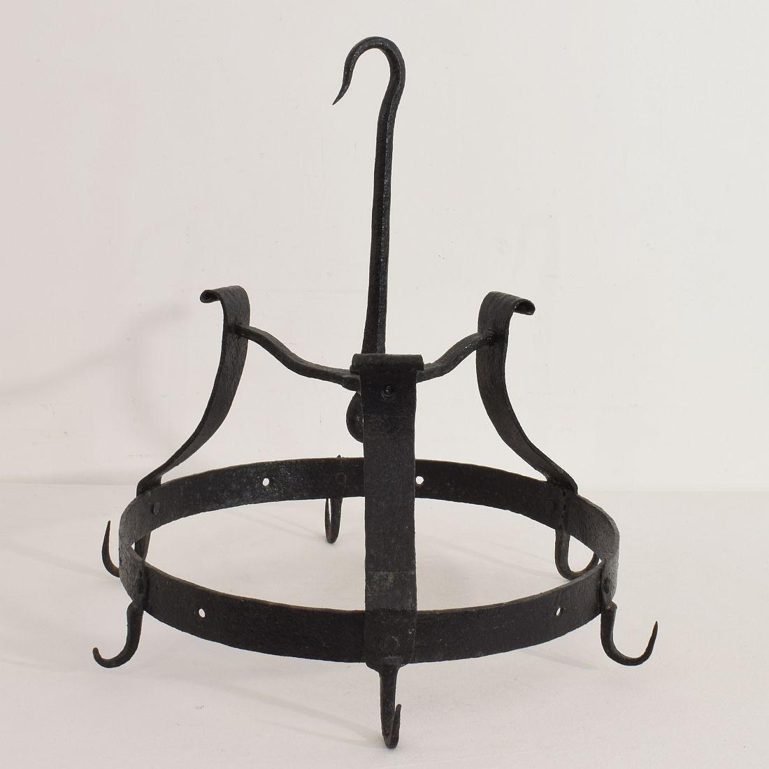 18th Century French Hand Forged Iron Game Rack In Good Condition In Buisson, FR
