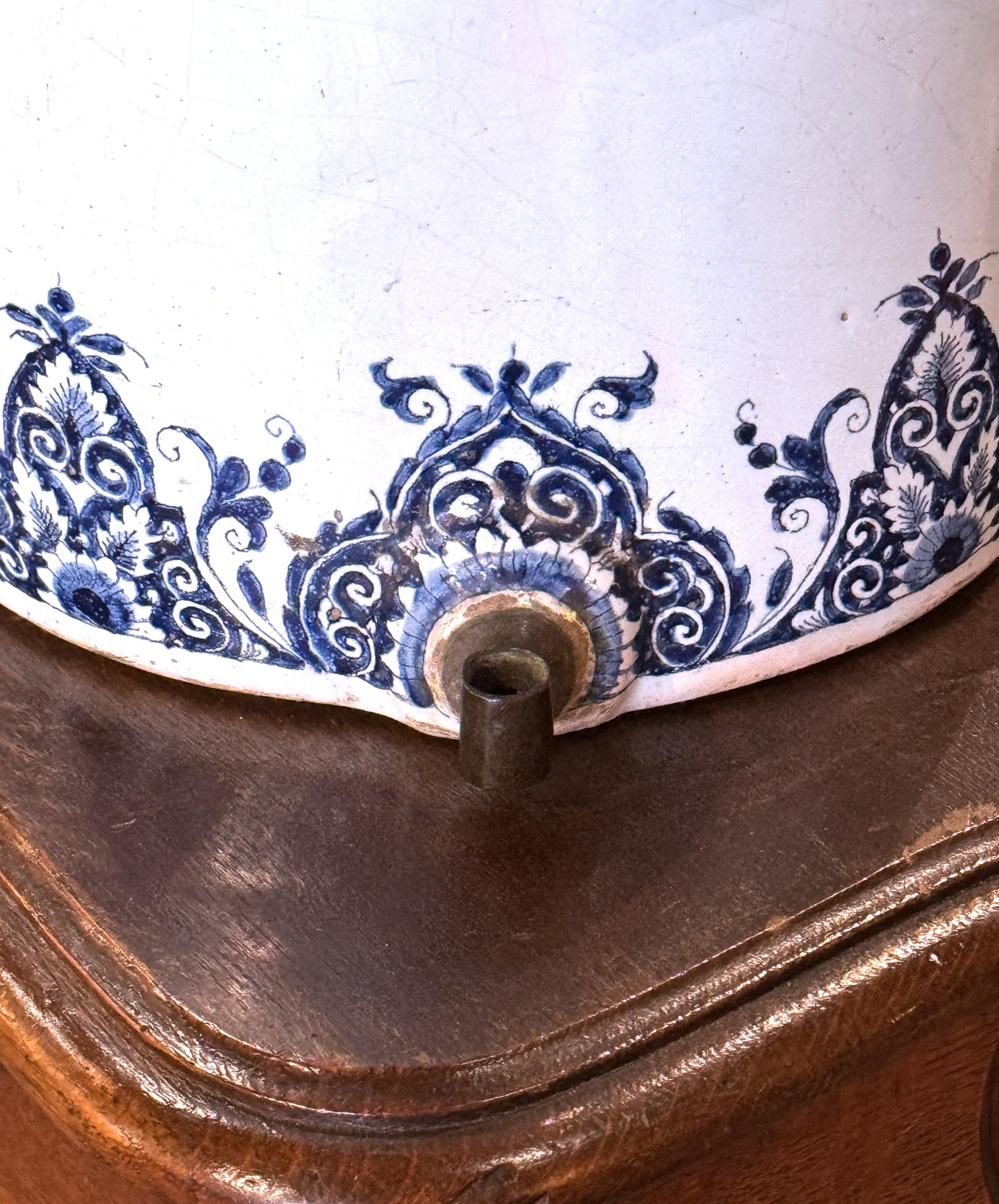 18th Century French Hand Painted Blue and White Faience Bidet Jardiniere For Sale 3