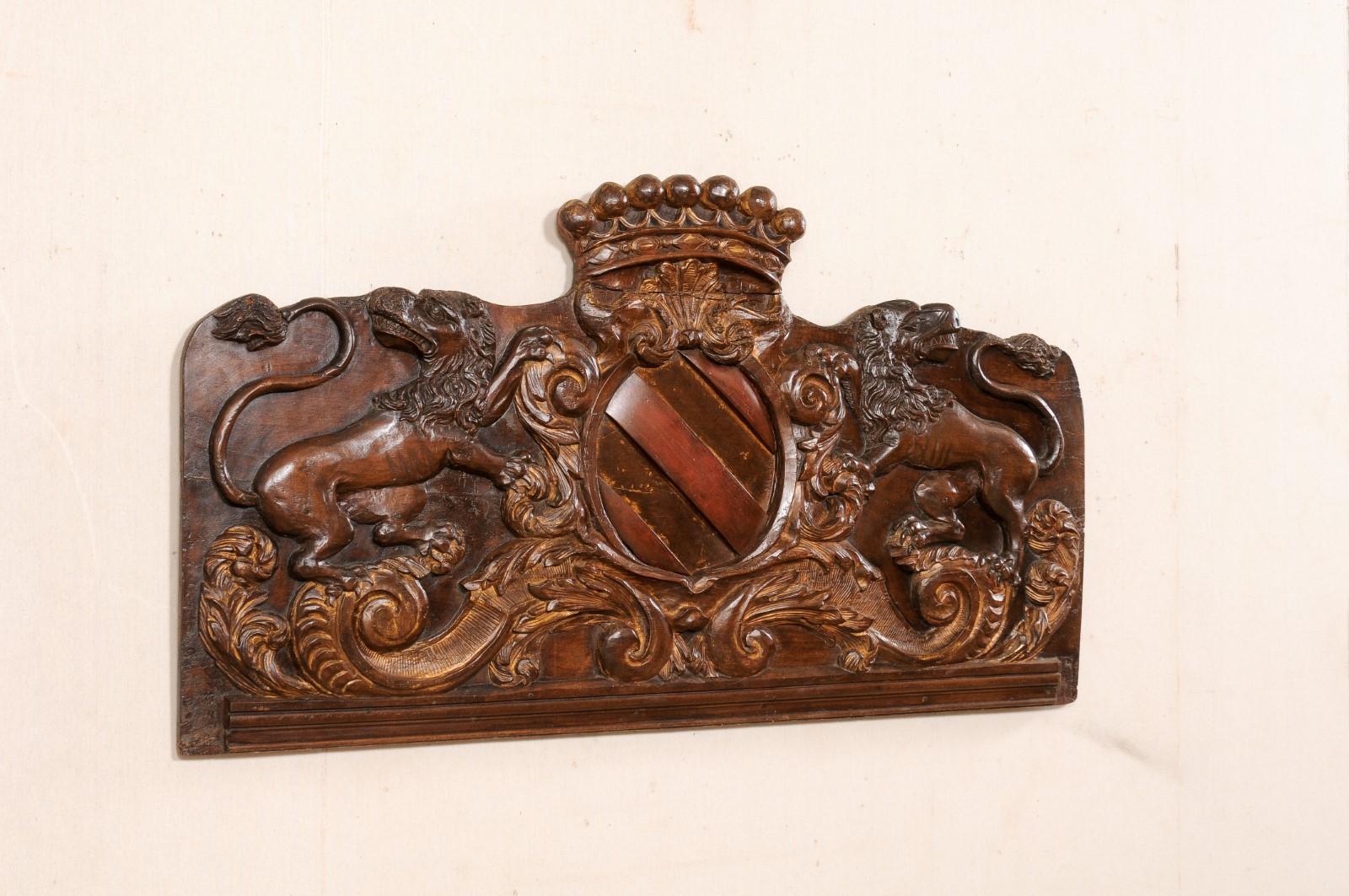 18th Century French Heraldry Motif Carved-Wood Wall Panel In Good Condition For Sale In Atlanta, GA