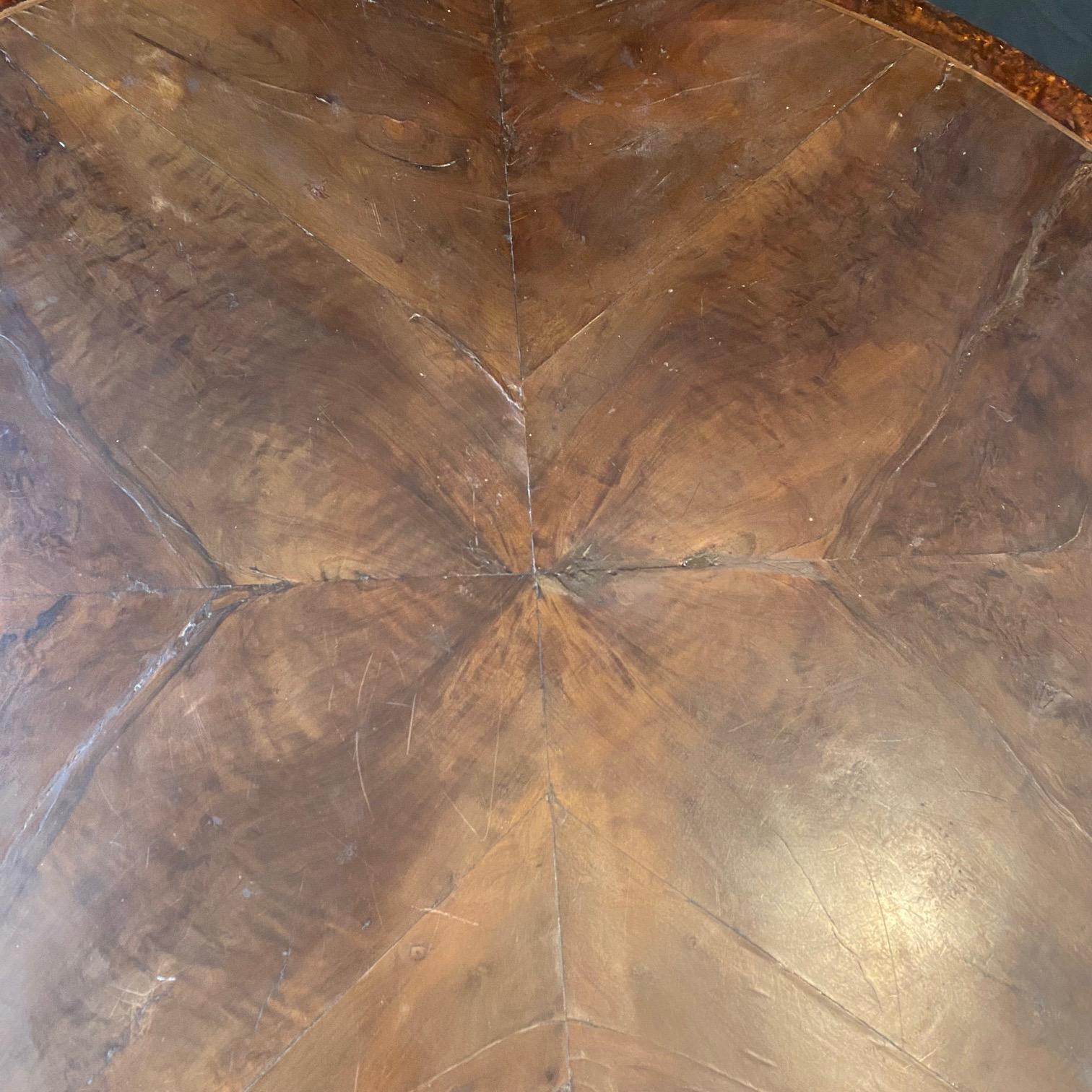 Cerise Table d'entrée ou d'appoint en noyer marqueté du XVIIIe siècle, France, Gueridon en vente