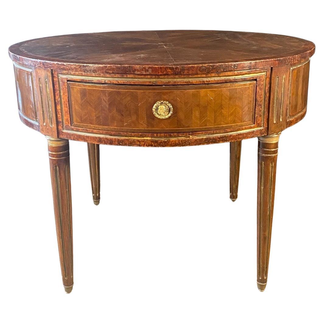 Table d'entrée ou d'appoint en noyer marqueté du XVIIIe siècle, France, Gueridon en vente