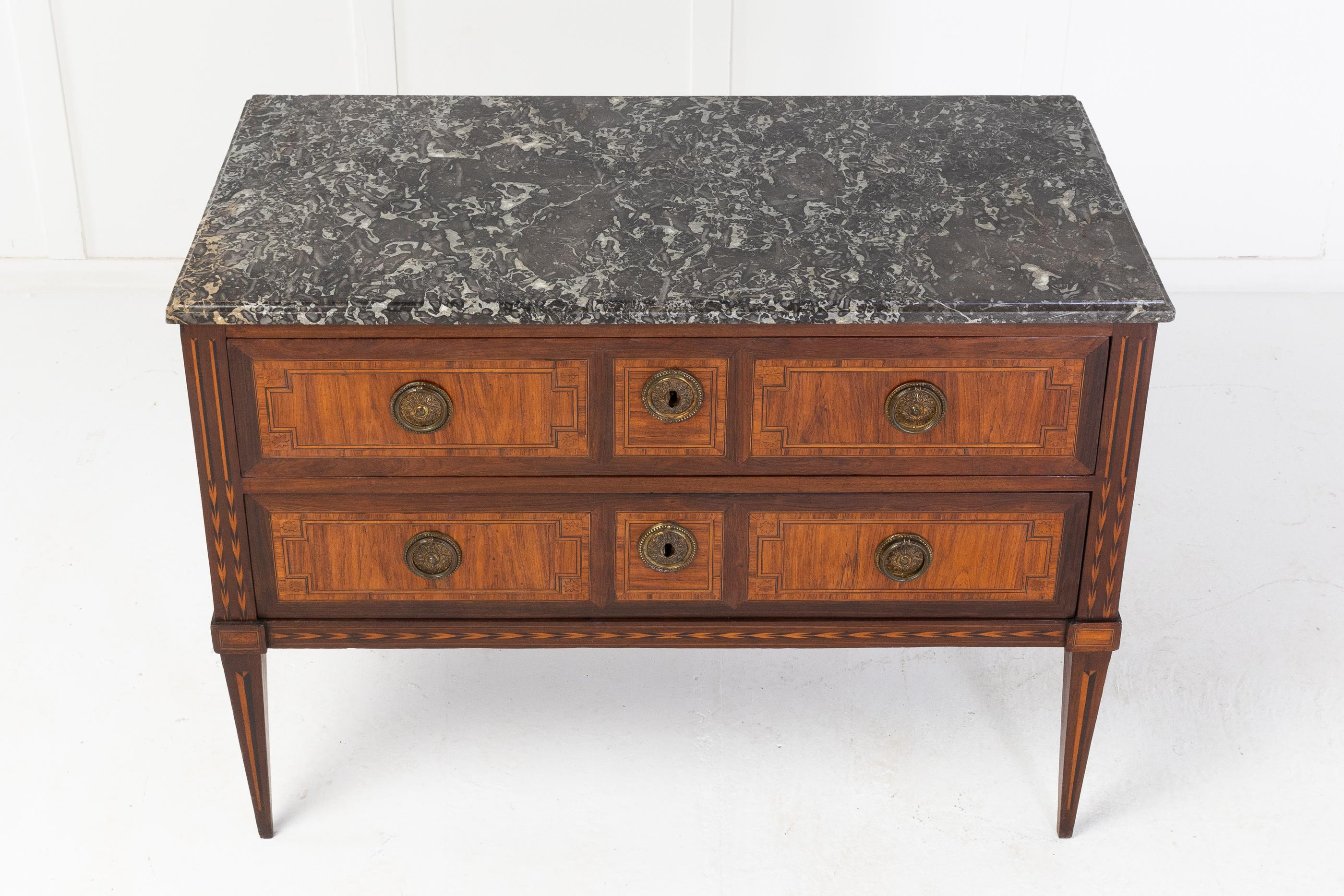 18th Century French Kingwood and Tulip Commode In Good Condition In Gloucestershire, GB