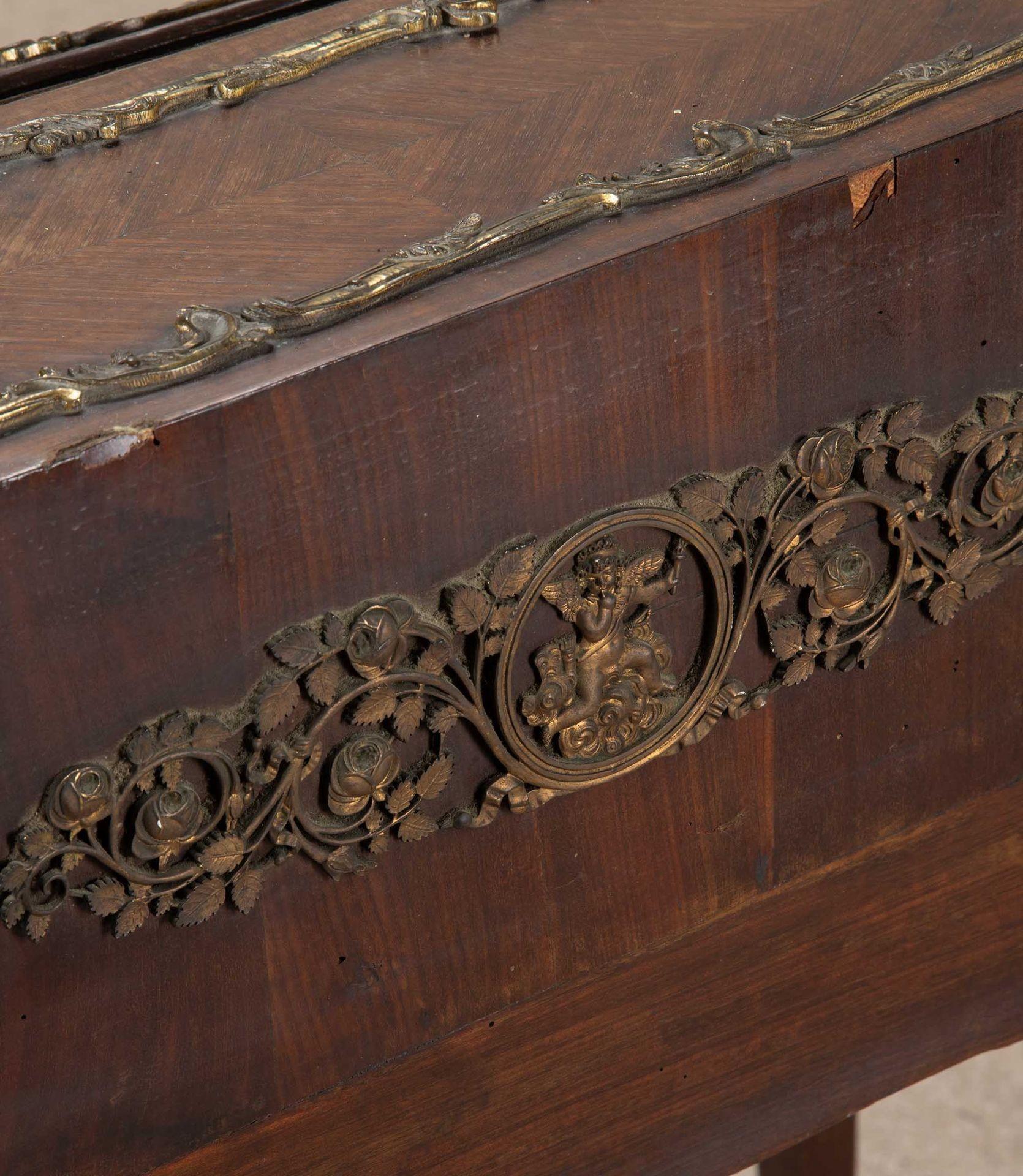 Bureau de Dame francese del 18° secolo in legno di quercia in vendita 7