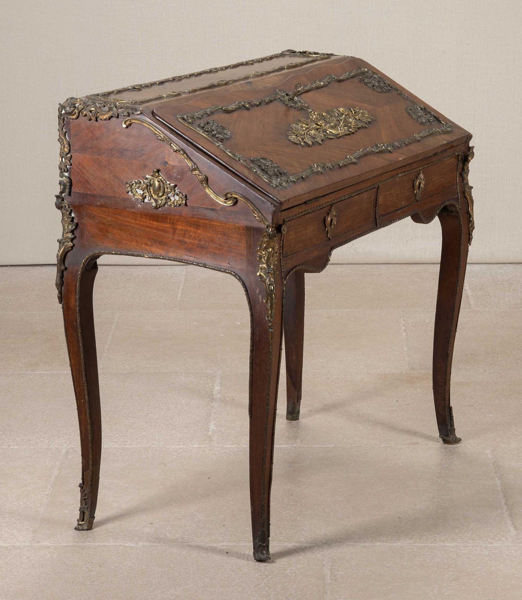 Stile provenzale Bureau de Dame francese del 18° secolo in legno di quercia in vendita