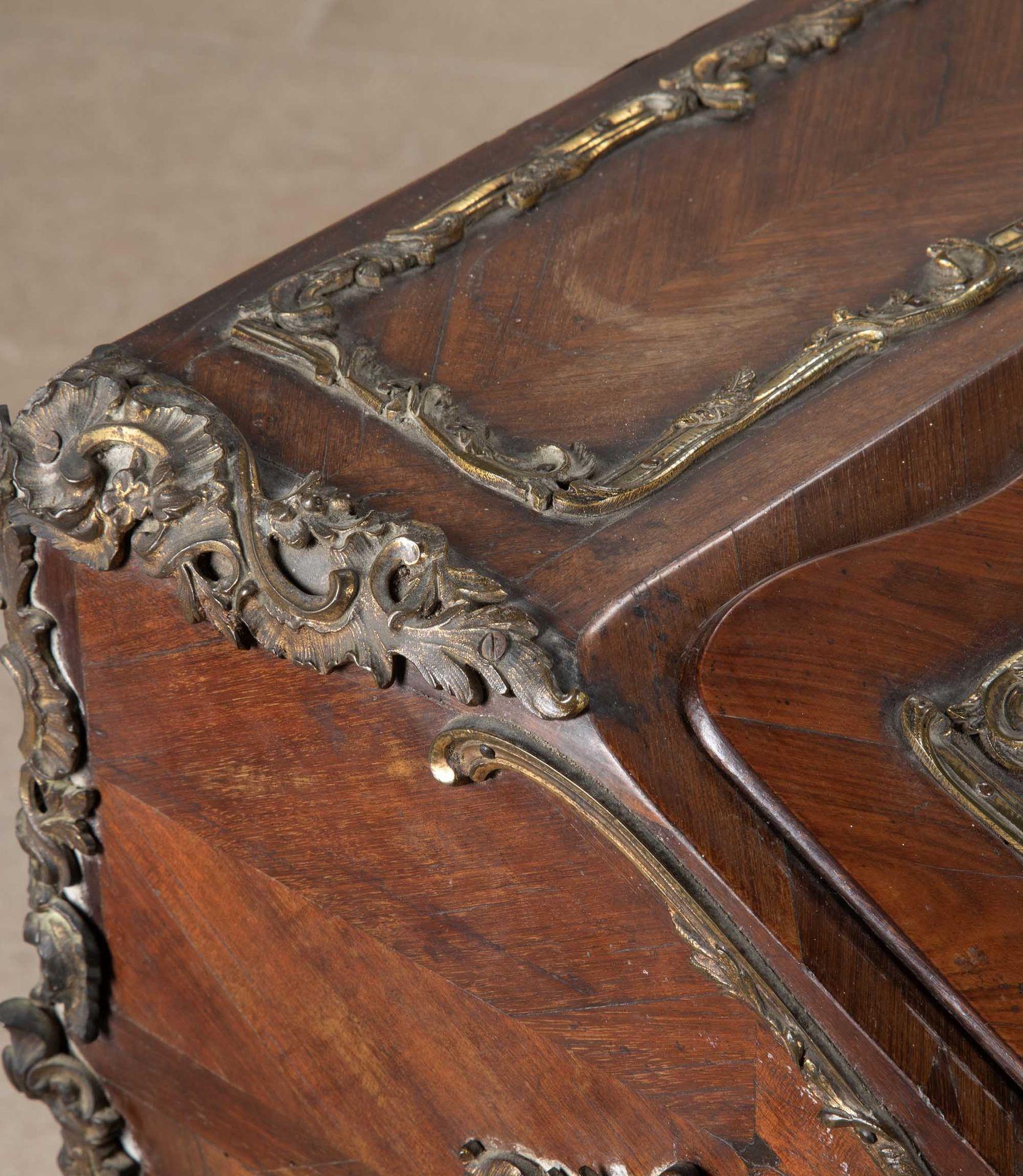 Fino al XVIII secolo Bureau de Dame francese del 18° secolo in legno di quercia in vendita