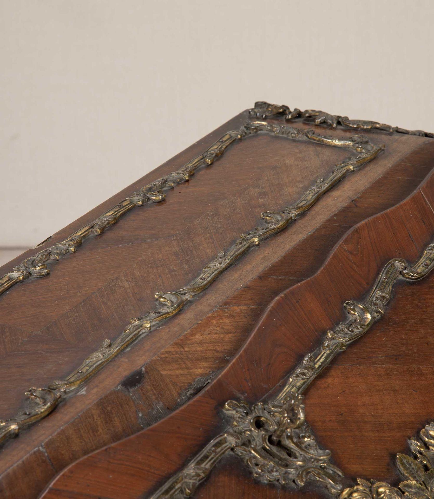 Bronzo Bureau de Dame francese del 18° secolo in legno di quercia in vendita