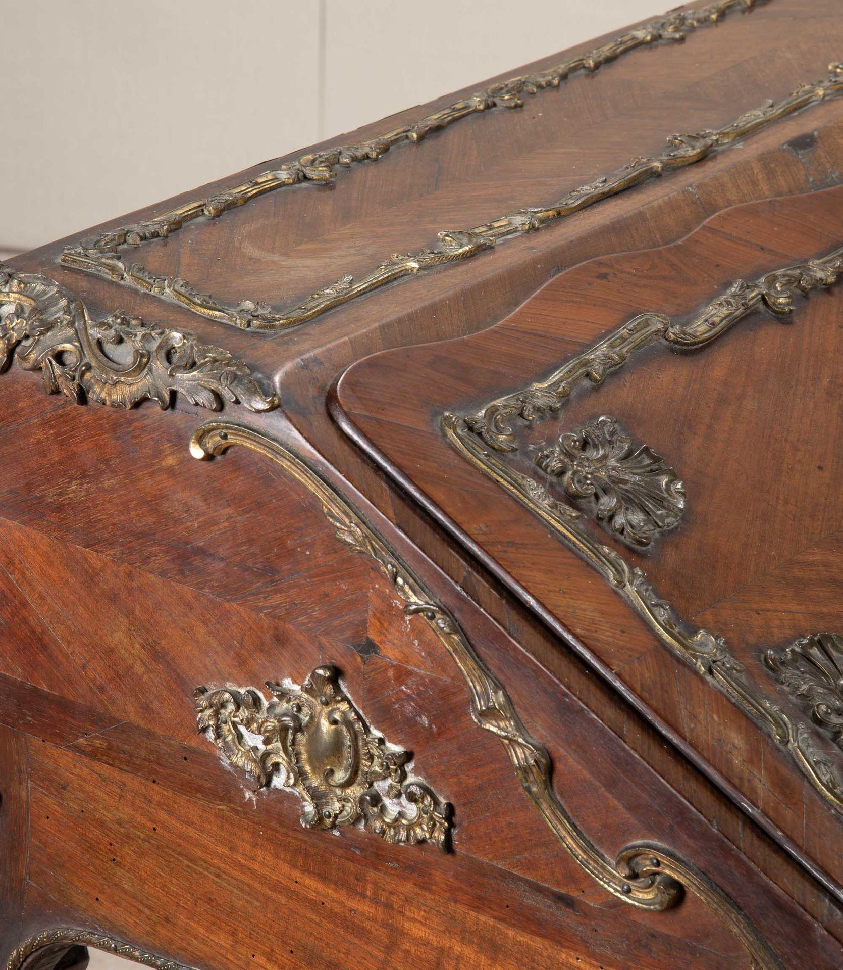 Bureau de Dame francese del 18° secolo in legno di quercia in vendita 1