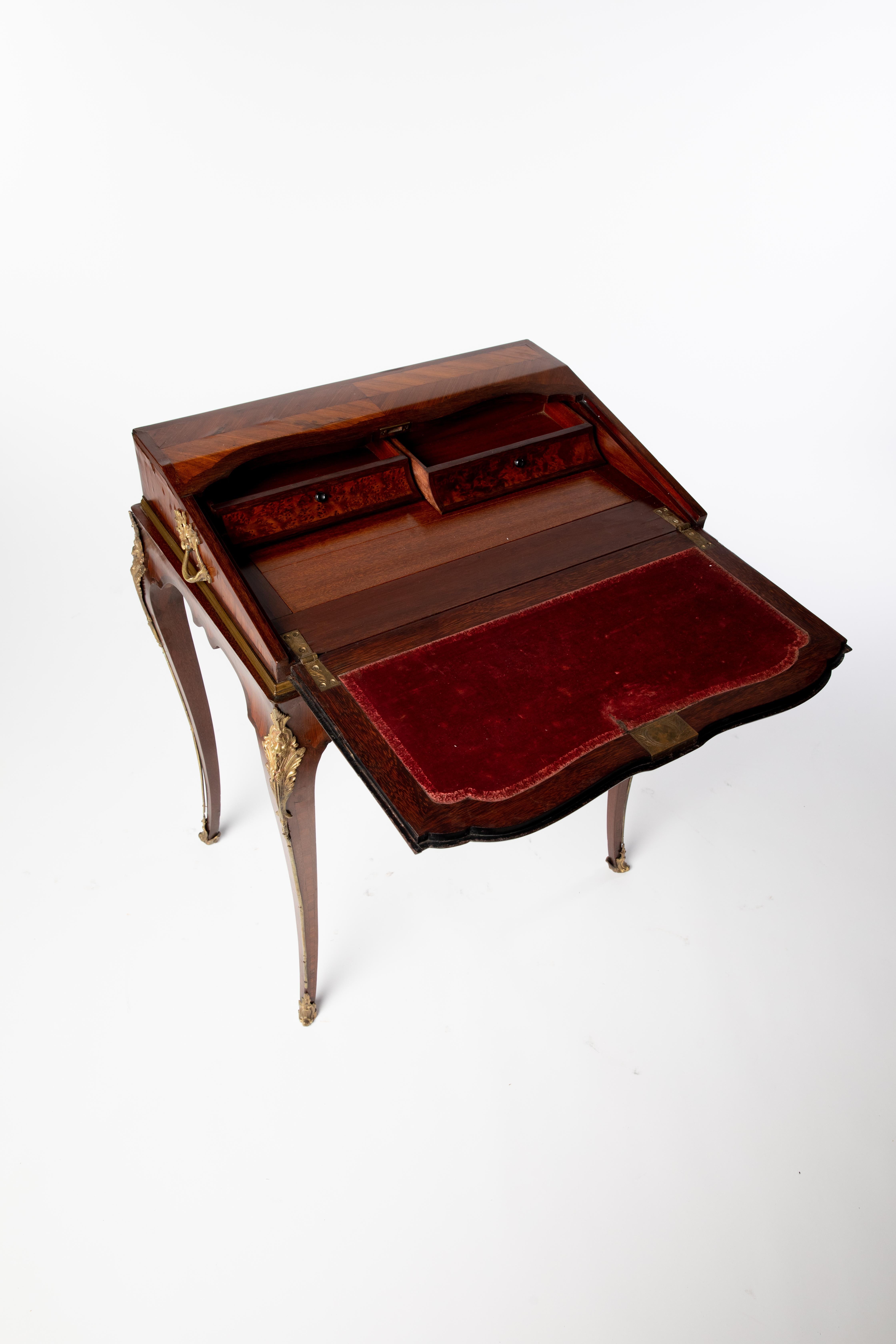 18th Century French Ladies Writing Desk For Sale 2