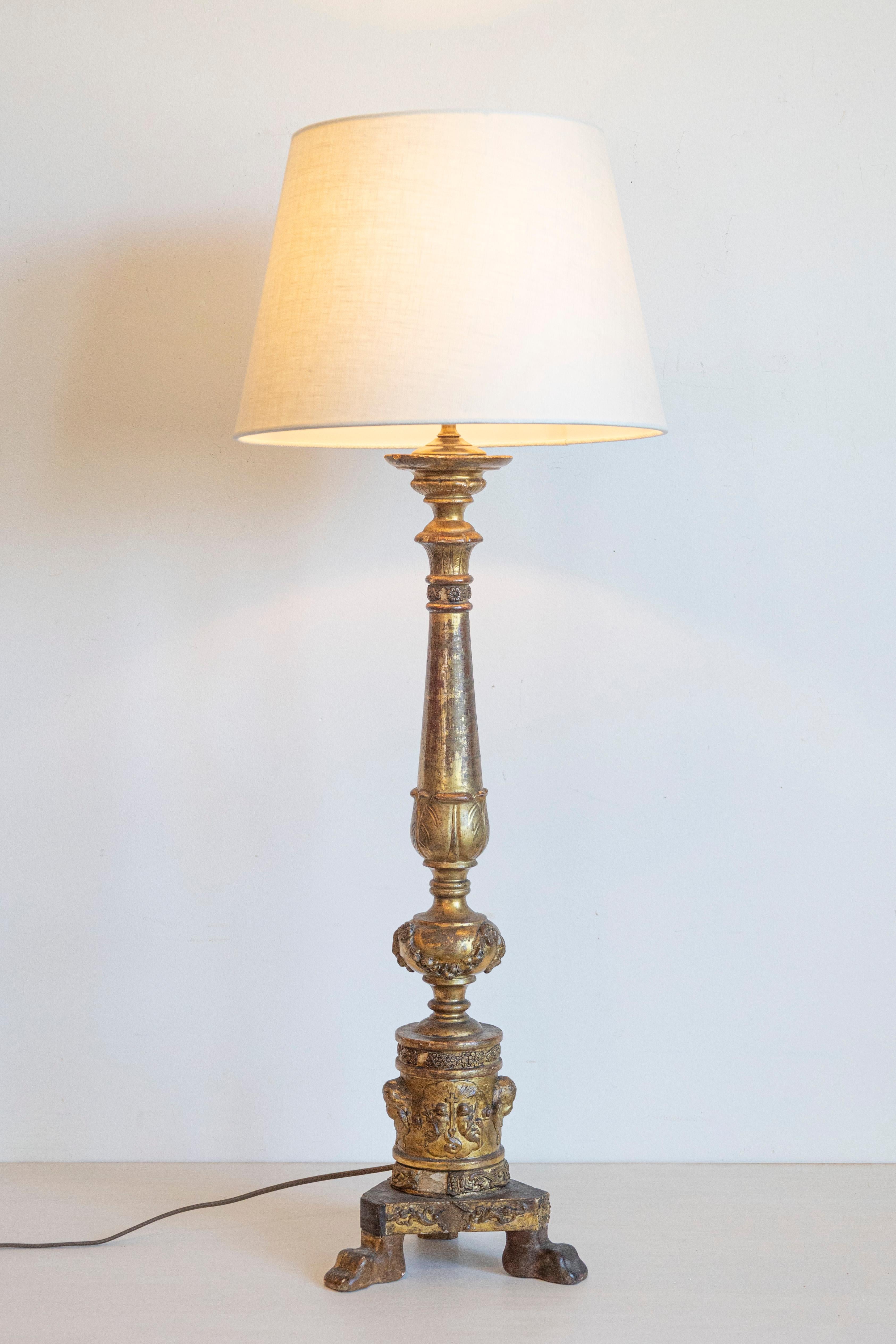 Français Lampe française du 18e siècle en vente