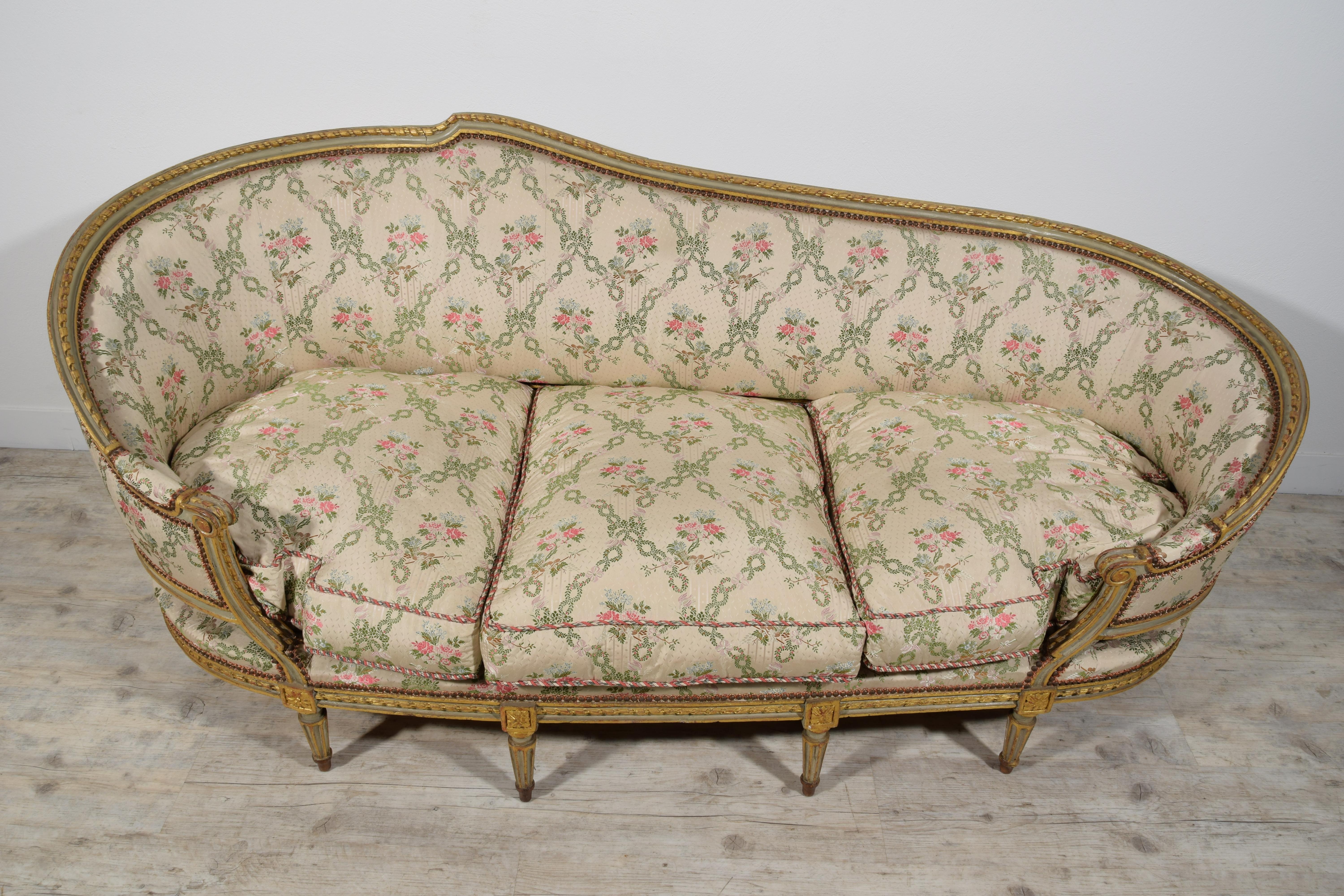 18th Century, French Laquered Giltwood Louis XVI Sofa by Pierre Nicolas Pillot For Sale 8
