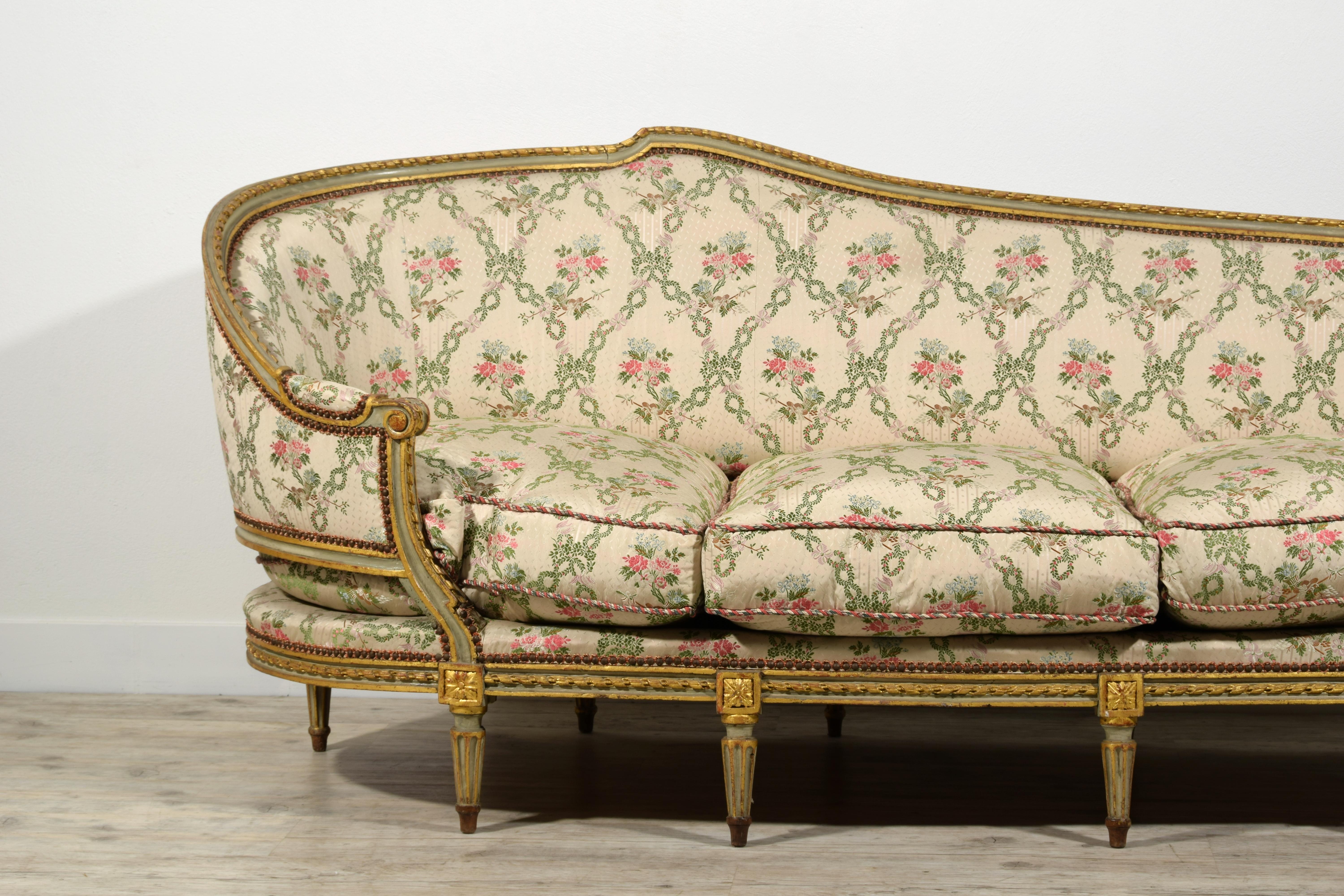 Hand-Carved 18th Century, French Laquered Giltwood Louis XVI Sofa by Pierre Nicolas Pillot