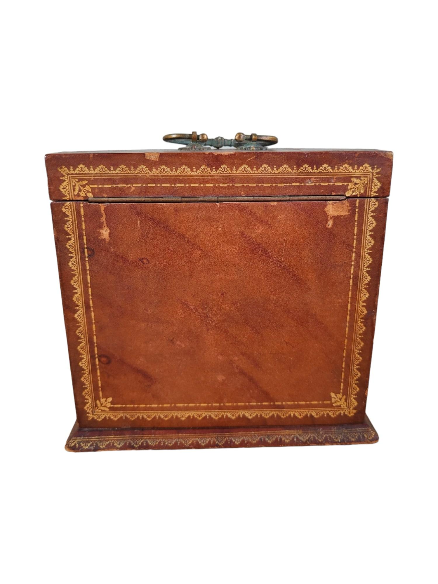 18th Century French Leather Box For Sale 4
