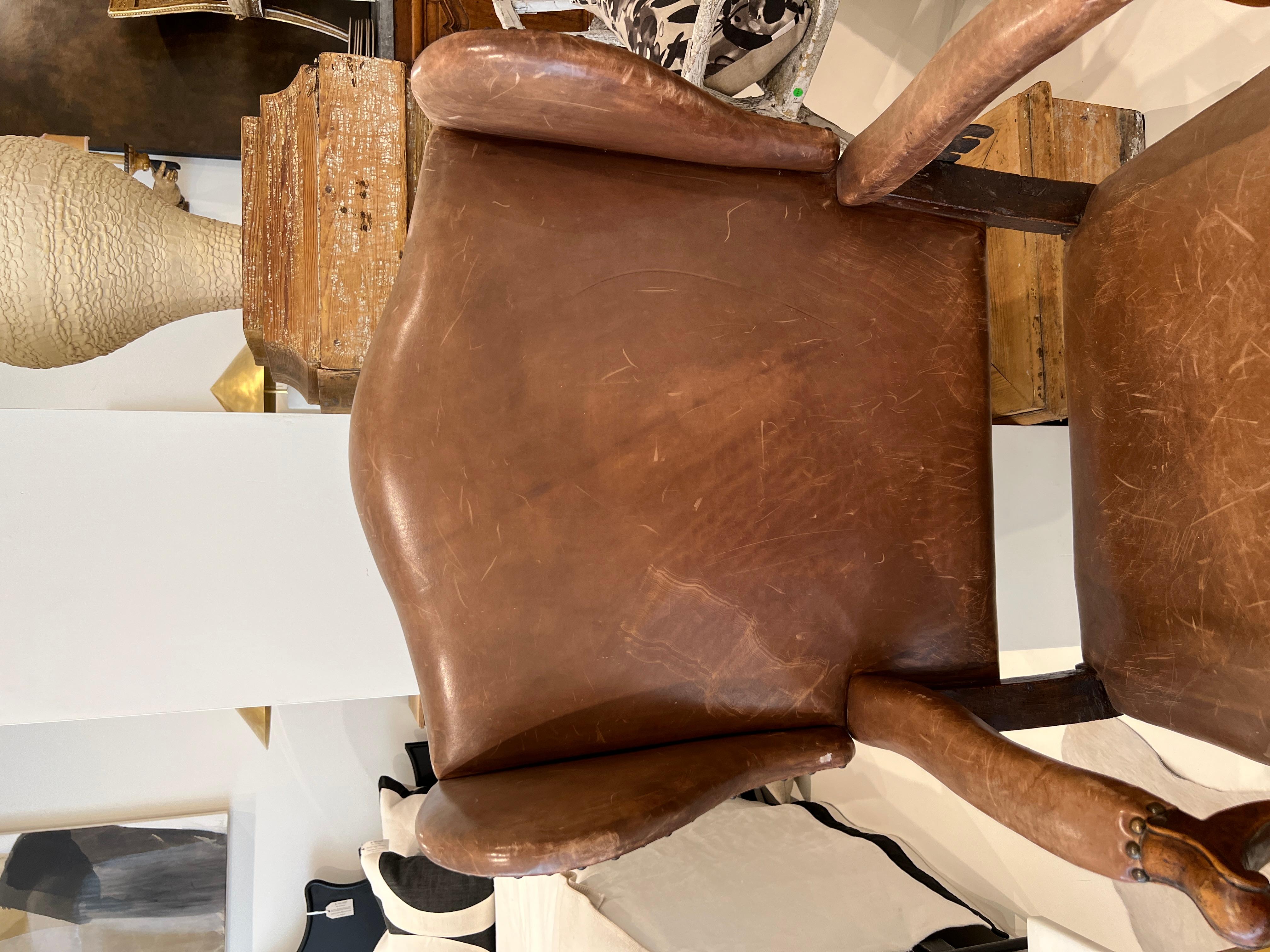 Chaise longue en cuir français du XVIIIe siècle en vente 3