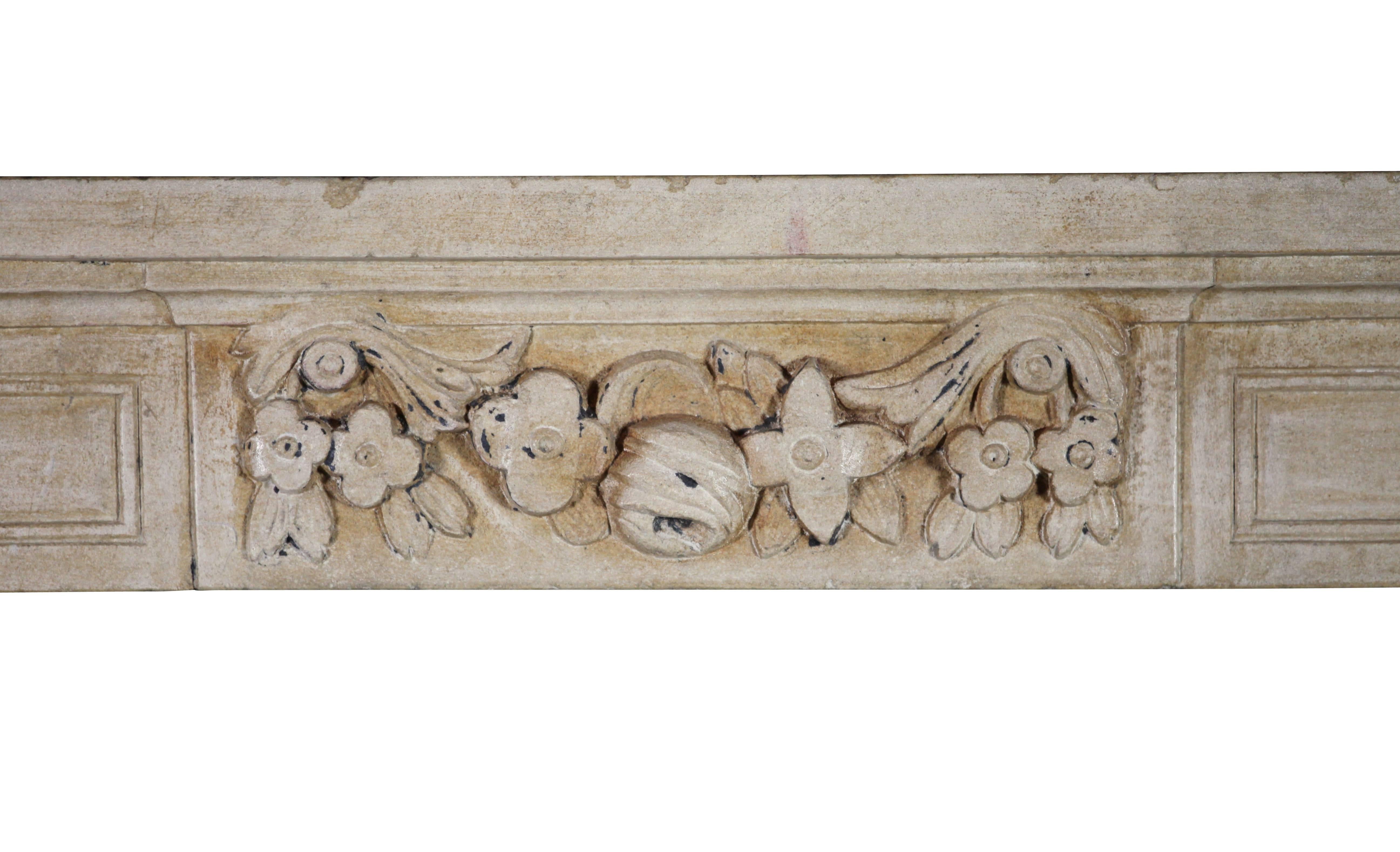 18th Century French Limestone Country Antique Fireplace Surround In Excellent Condition In Beervelde, BE