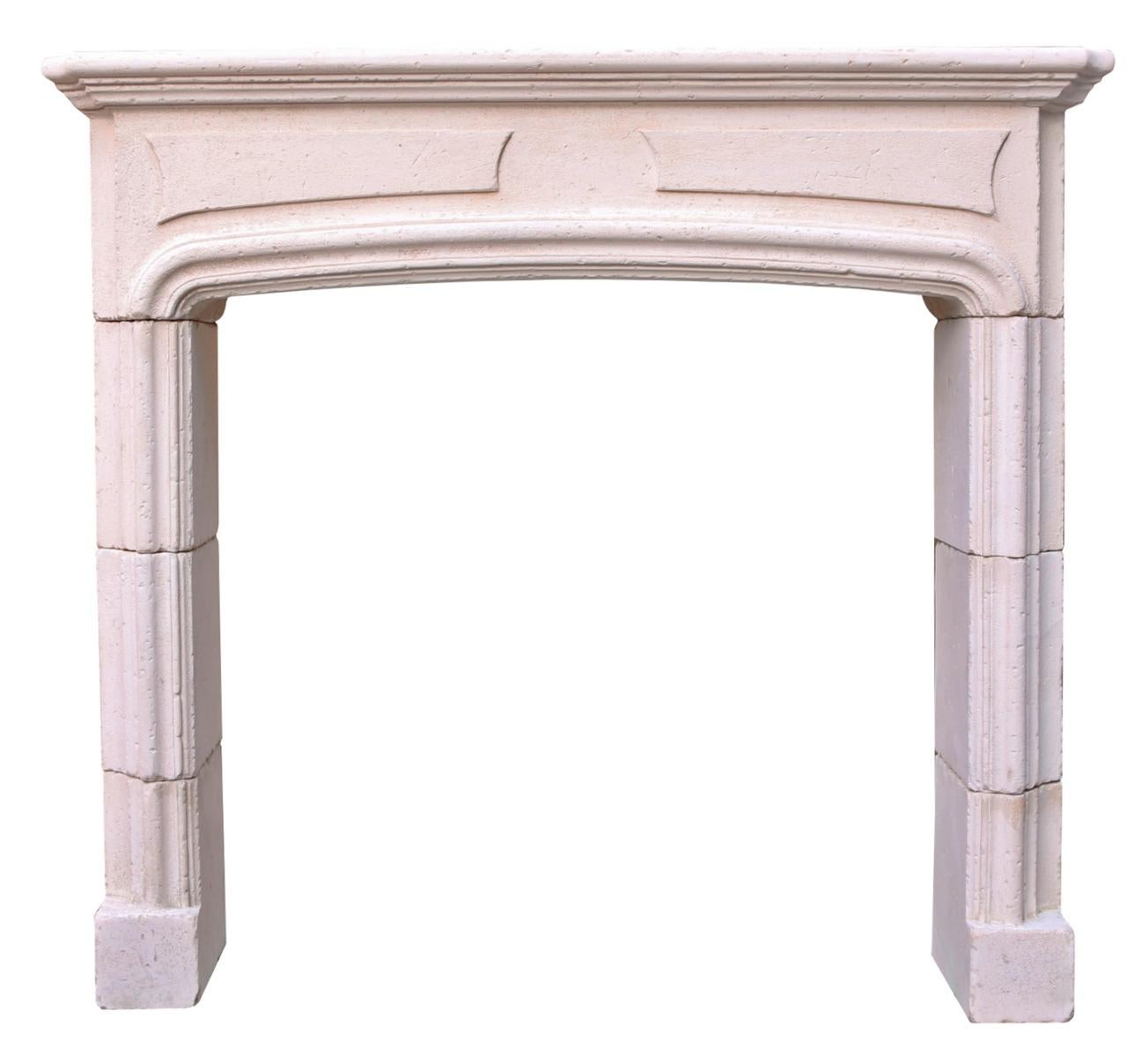 A pretty surround, reclaimed from a farmhouse in South West France.

Opening height 89.5 cm

Opening width 94 cm

Width between outside of legs 120 cm.