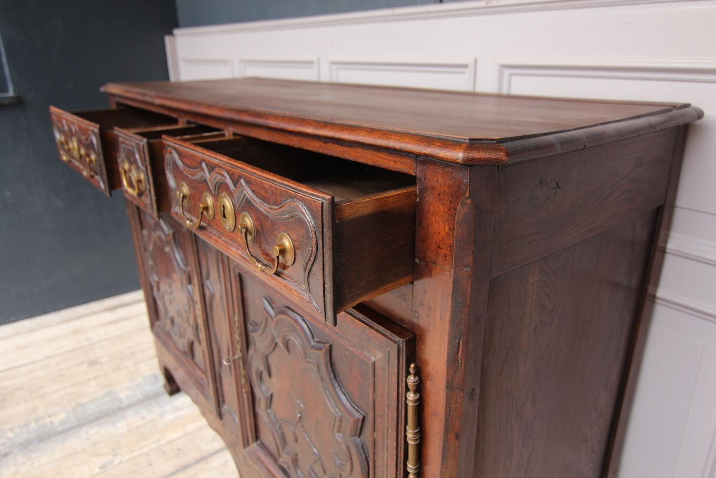 18th Century French Lorraine Sideboard Made of Oak 13