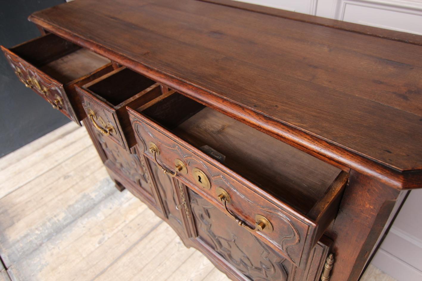 18th Century French Lorraine Sideboard Made of Oak 14