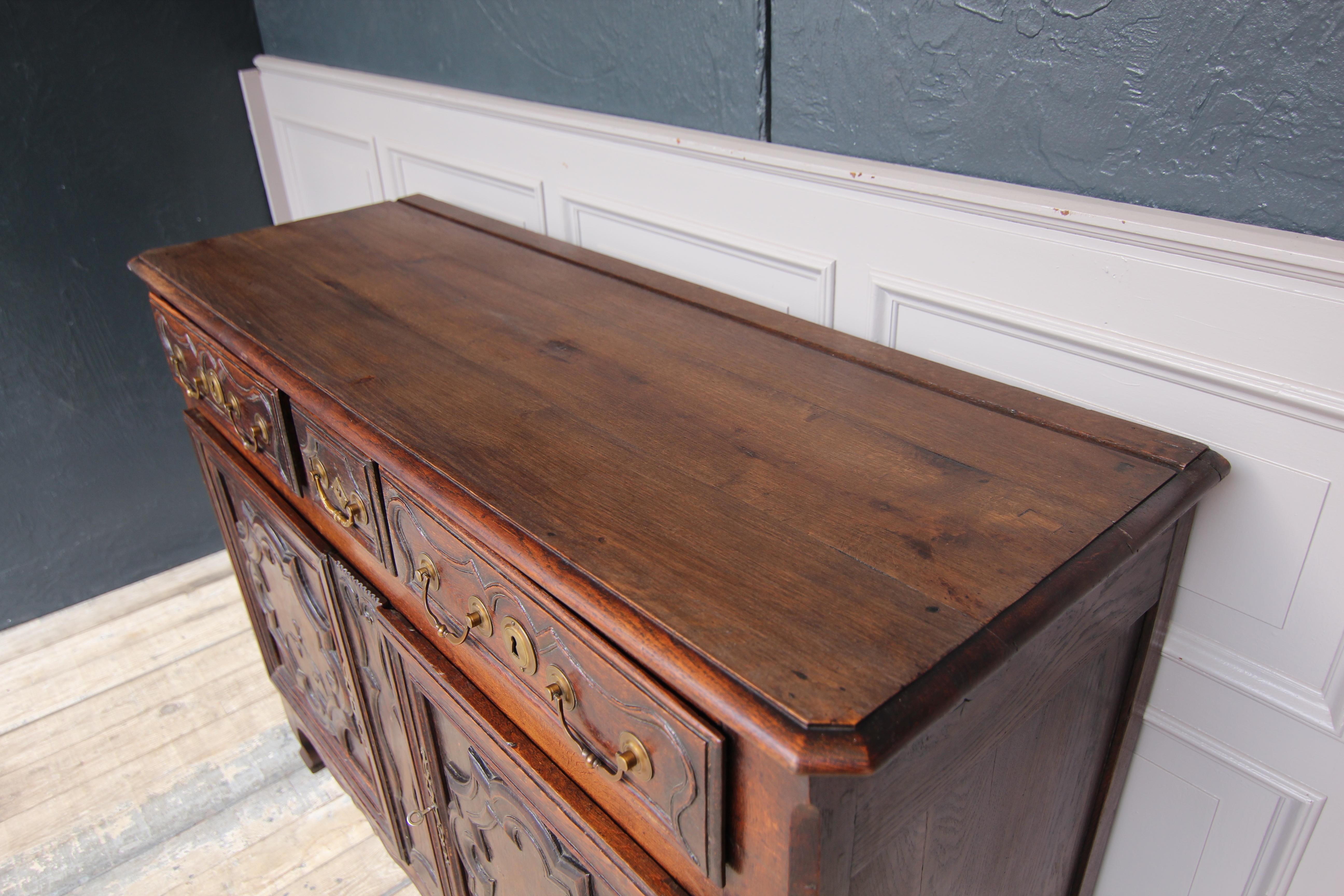 18th Century French Lorraine Sideboard Made of Oak 3