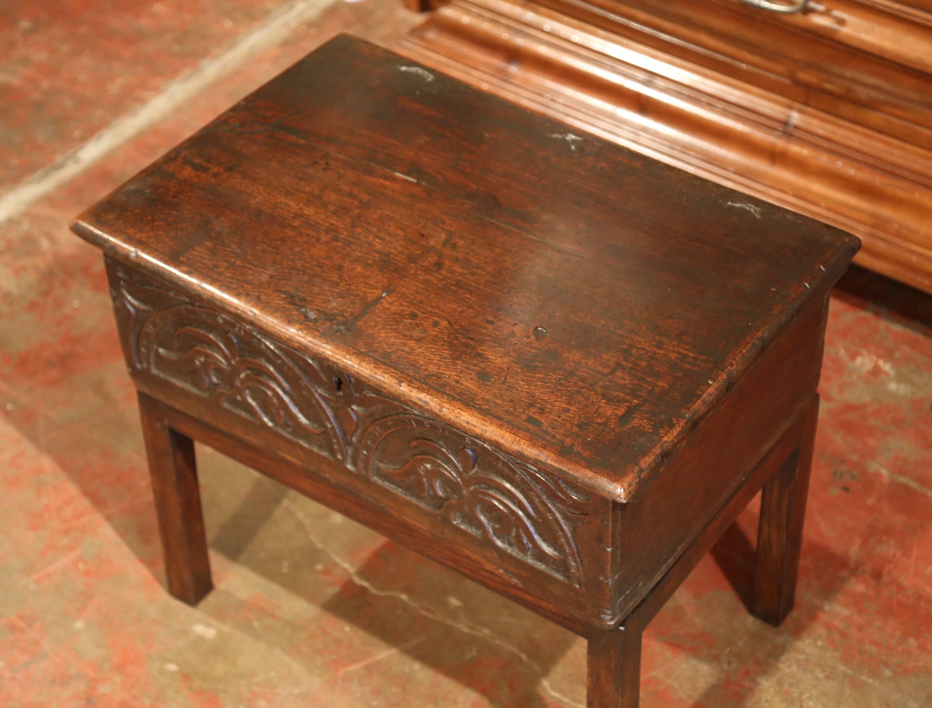 18th Century French Louis XIII Carved Oak Trunk Side Table with Fleurs De Lys 2