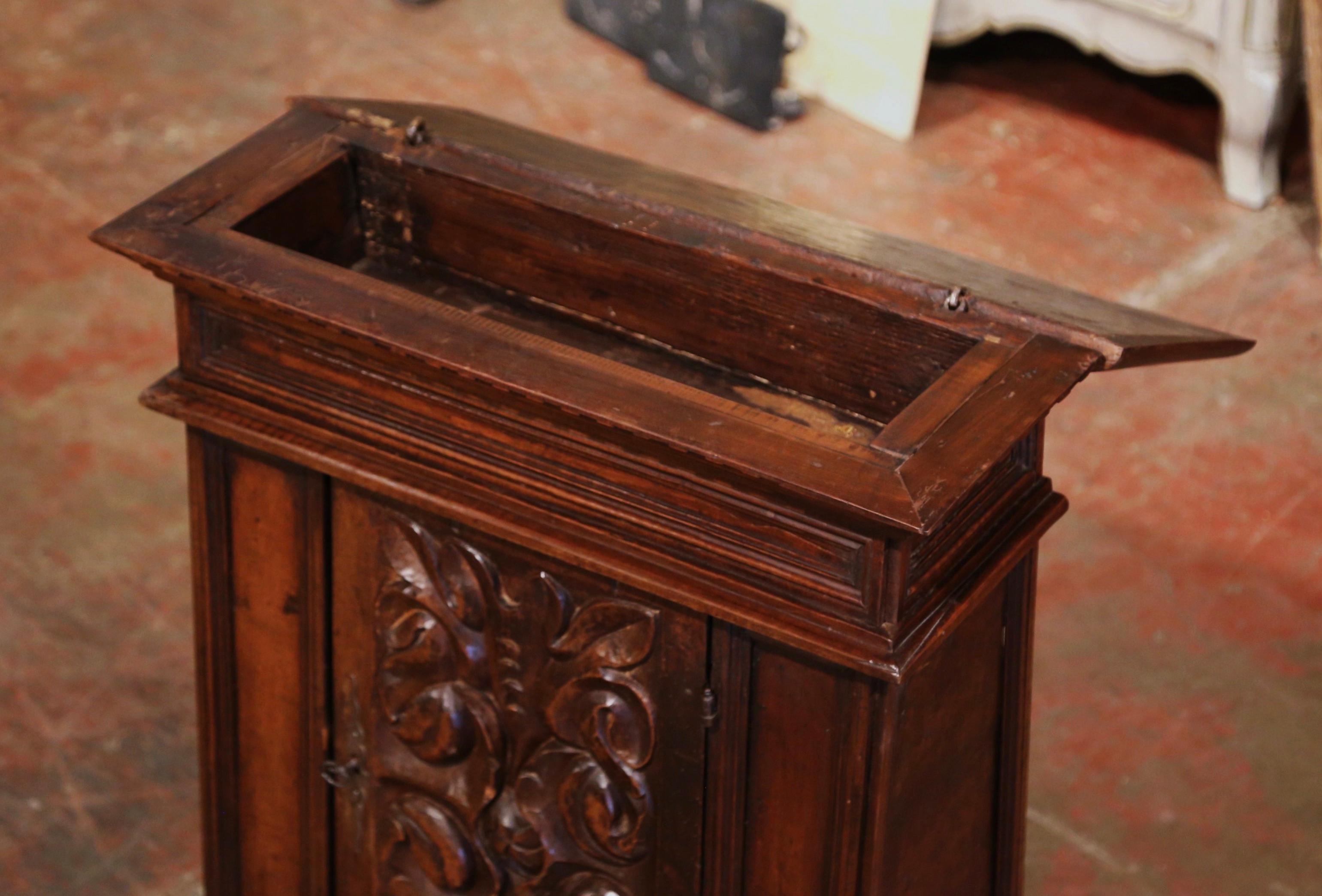 18th Century French Louis XIII Carved Walnut Prie-Dieu Prayer Kneeler 2