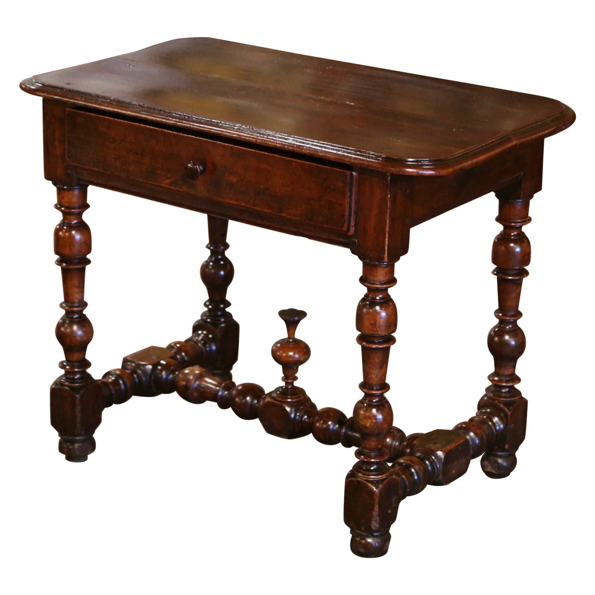 Table d'appoint à tiroir en noyer sculpté Louis XIII du XVIIIe siècle