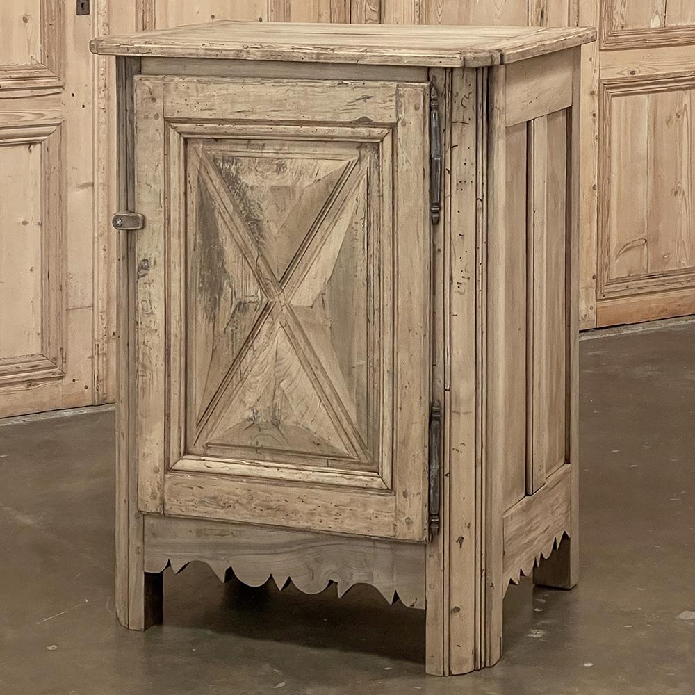 18th Century French Louis XIII Confiturier ~ Cabinet in Stripped Fruitwood In Good Condition For Sale In Dallas, TX