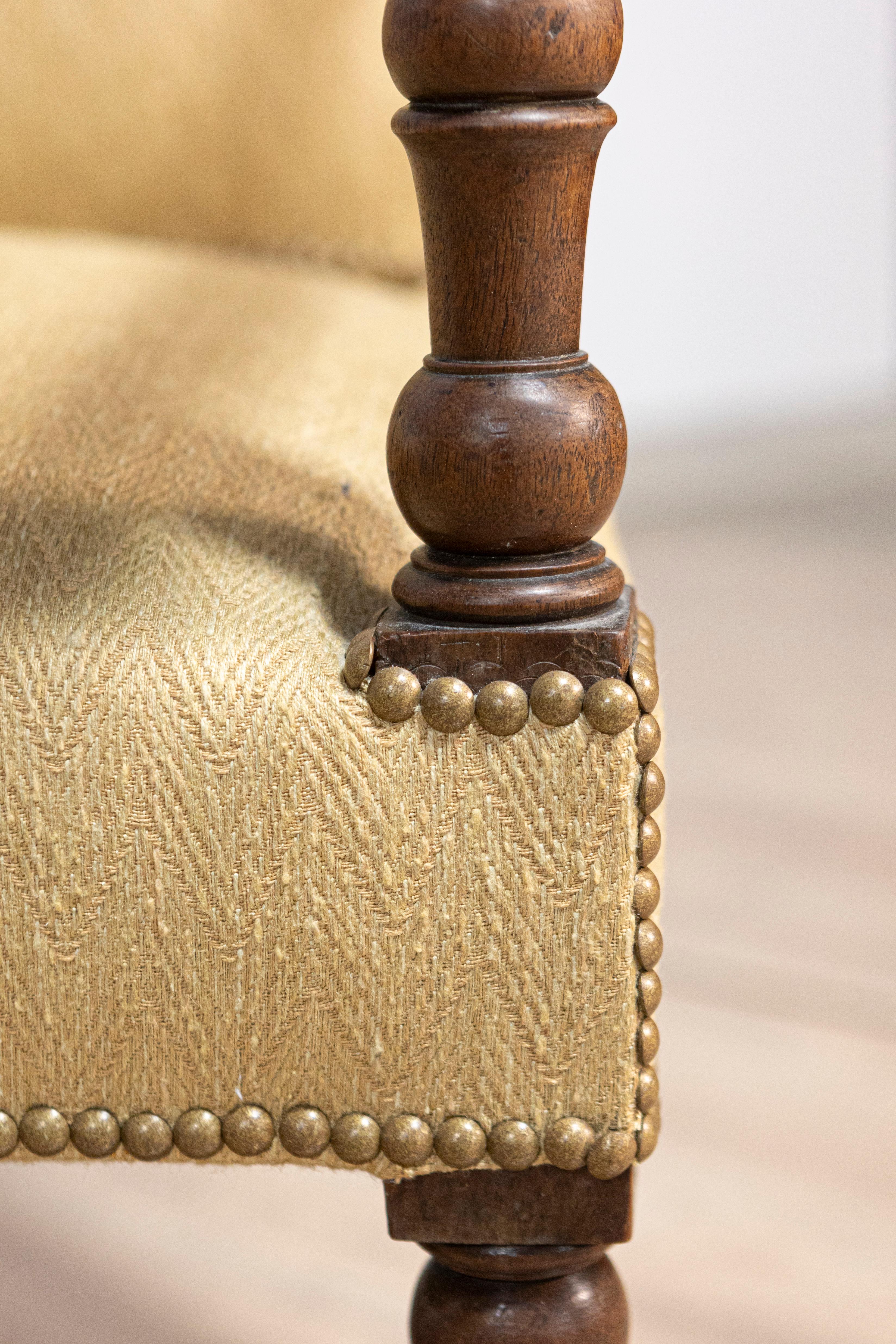 Sillón francés del siglo XVIII estilo Luis XIII en venta 2