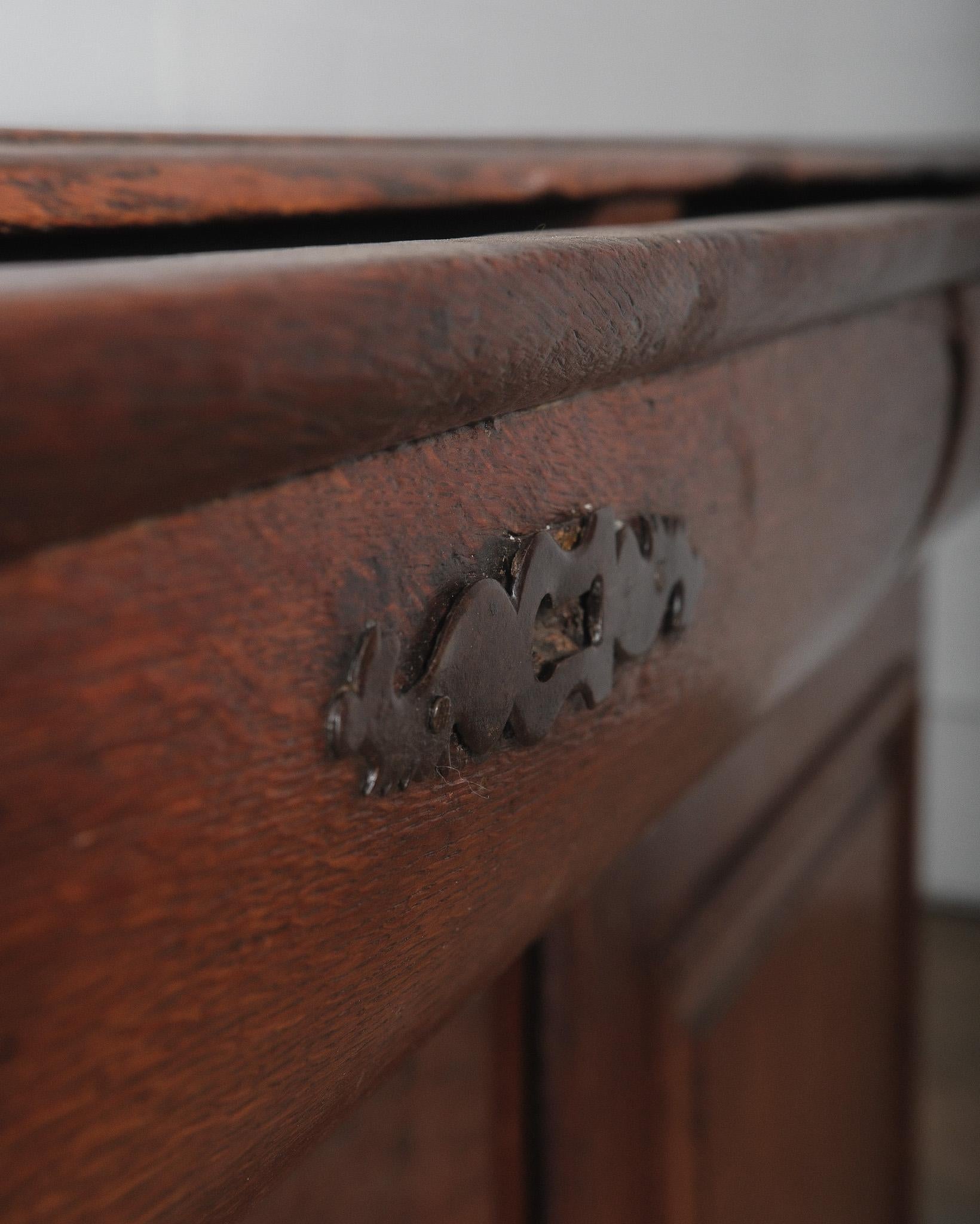 18th Century French Louis XIII Style Provincial Oak Buffet For Sale 3