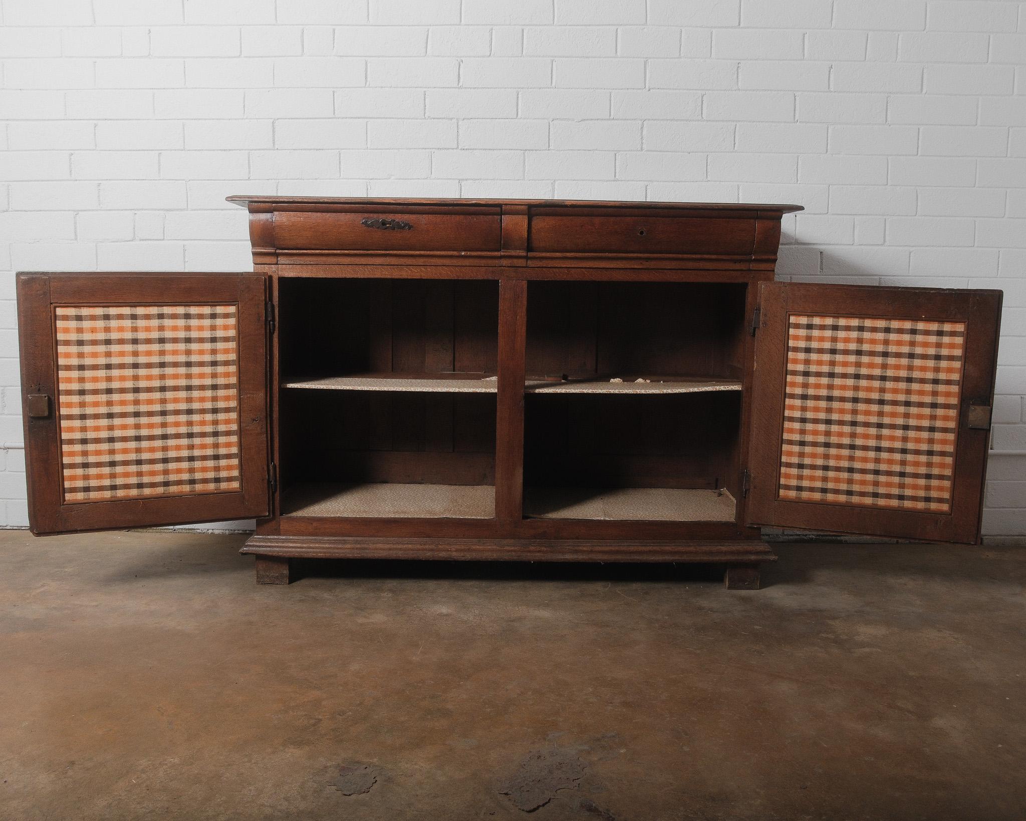 18th Century and Earlier 18th Century French Louis XIII Style Provincial Oak Buffet For Sale