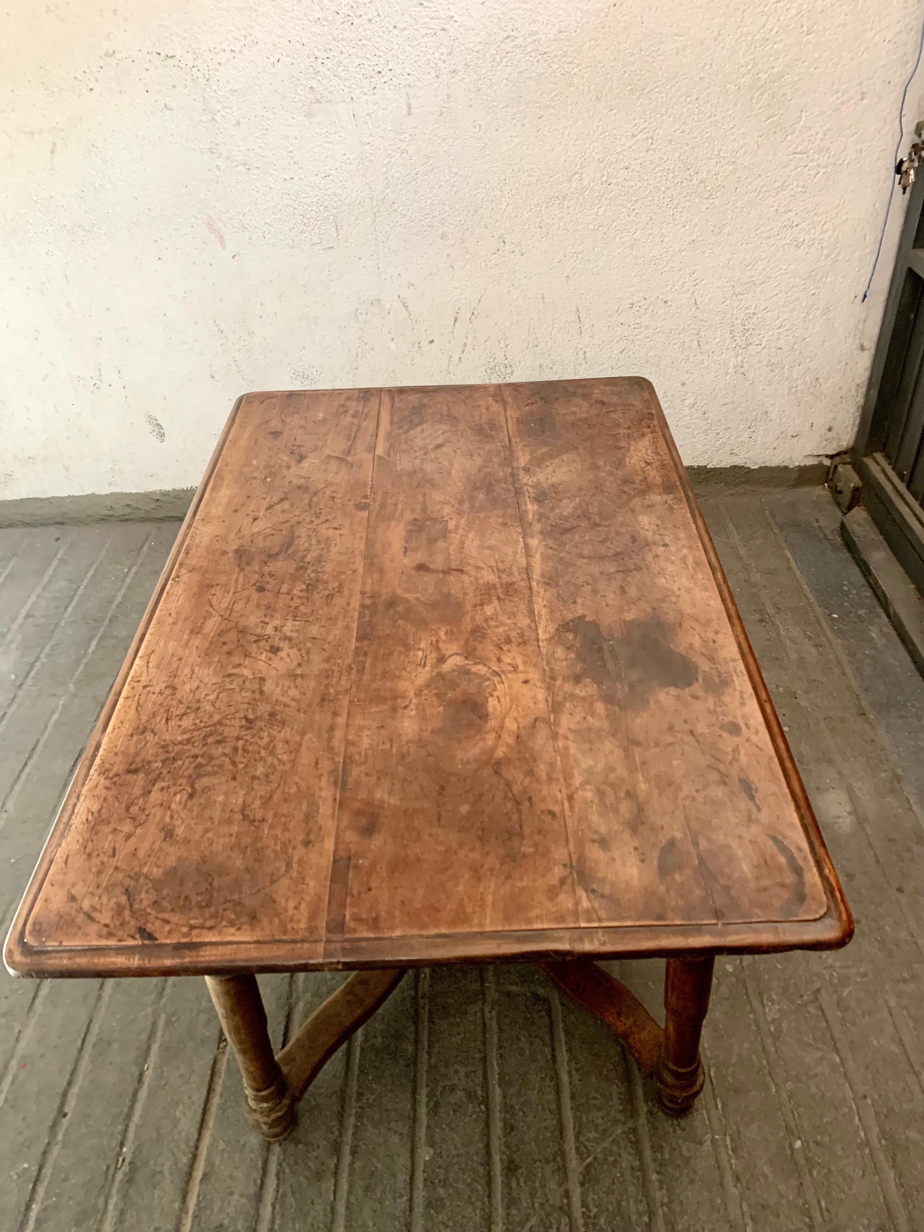 18th Century French Louis XIII Style Walnut Table For Sale 7
