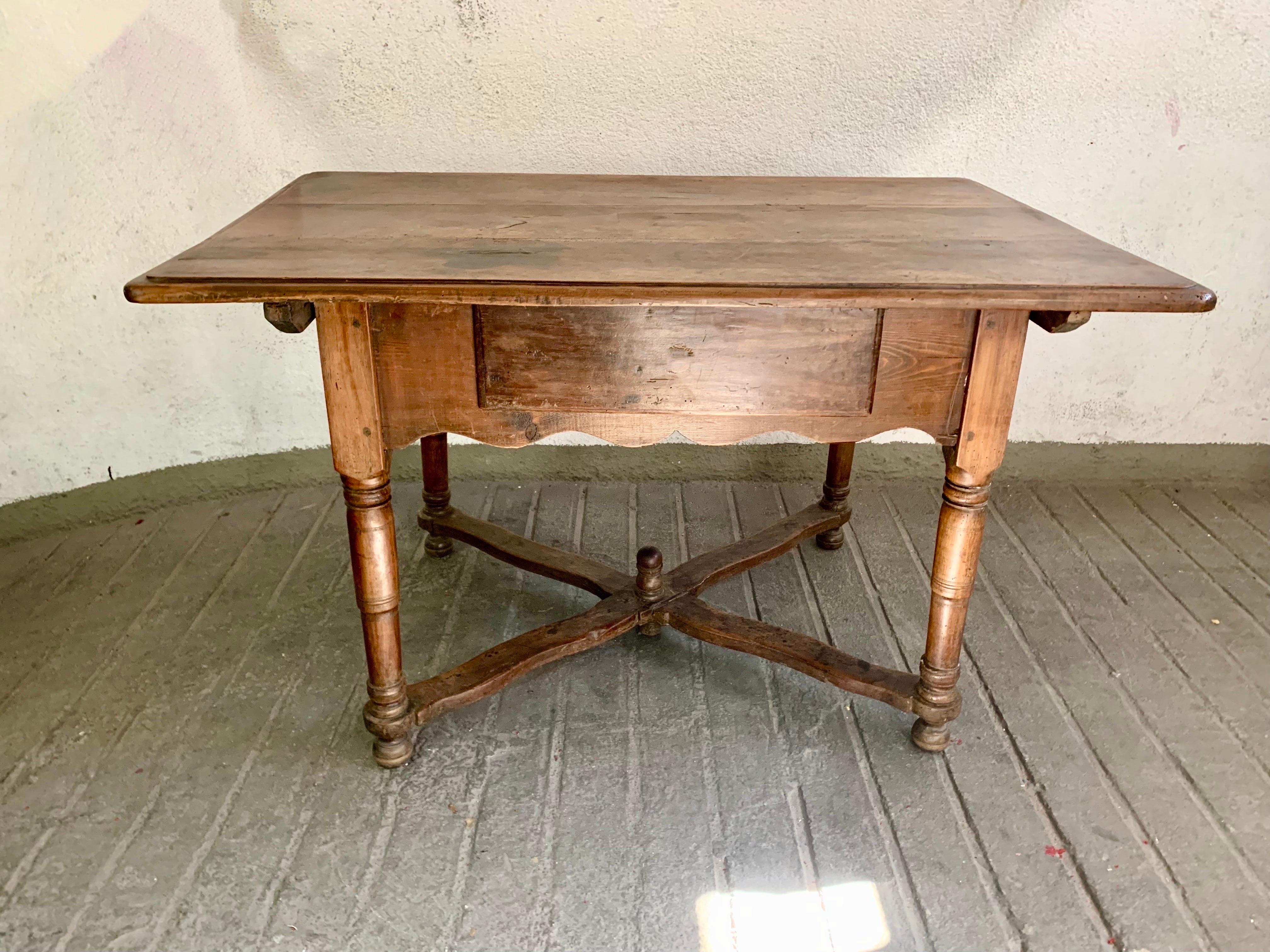 18th Century French Louis XIII Style Walnut Table For Sale 12