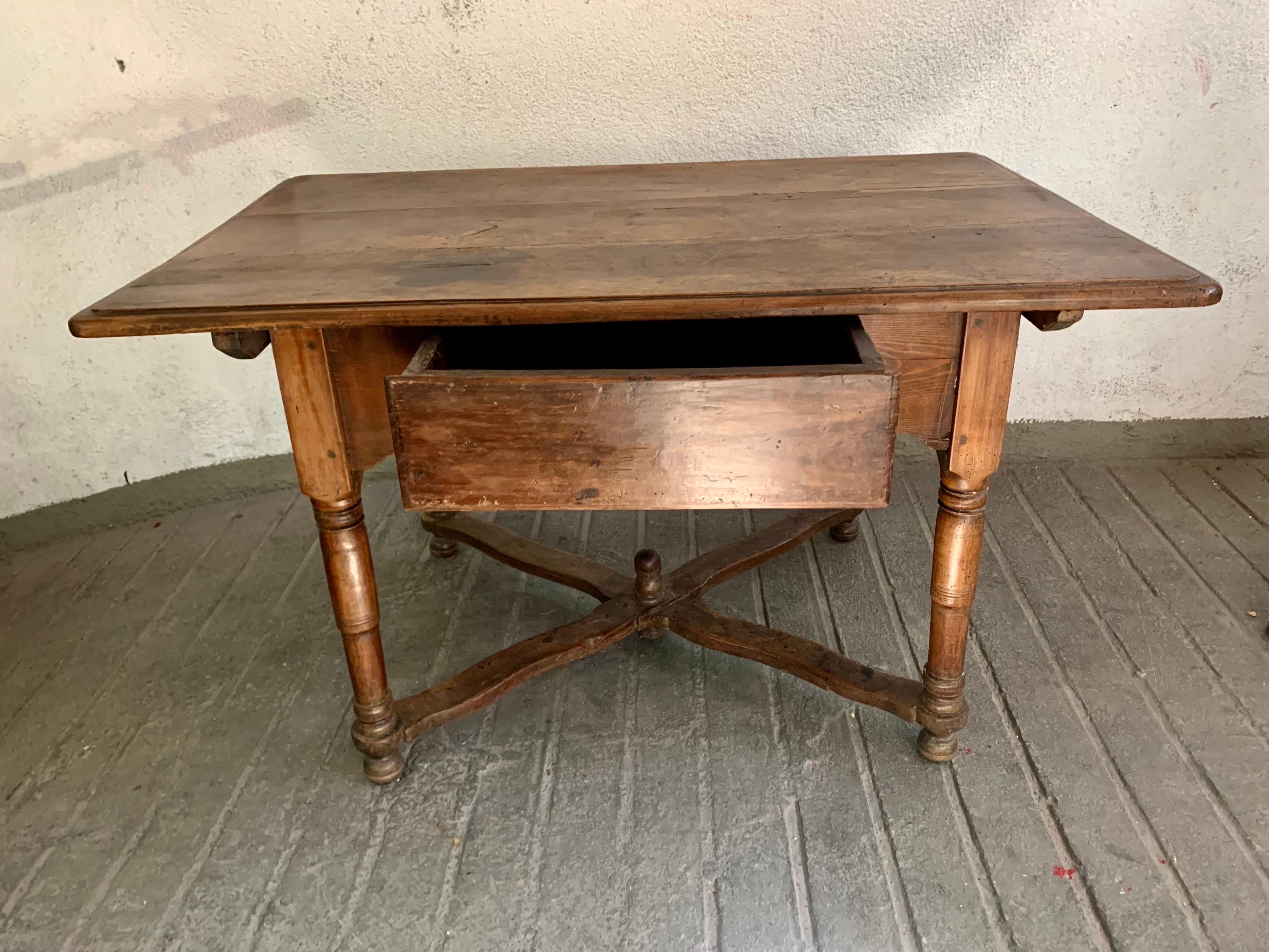 18th Century French Louis XIII Style Walnut Table For Sale 13
