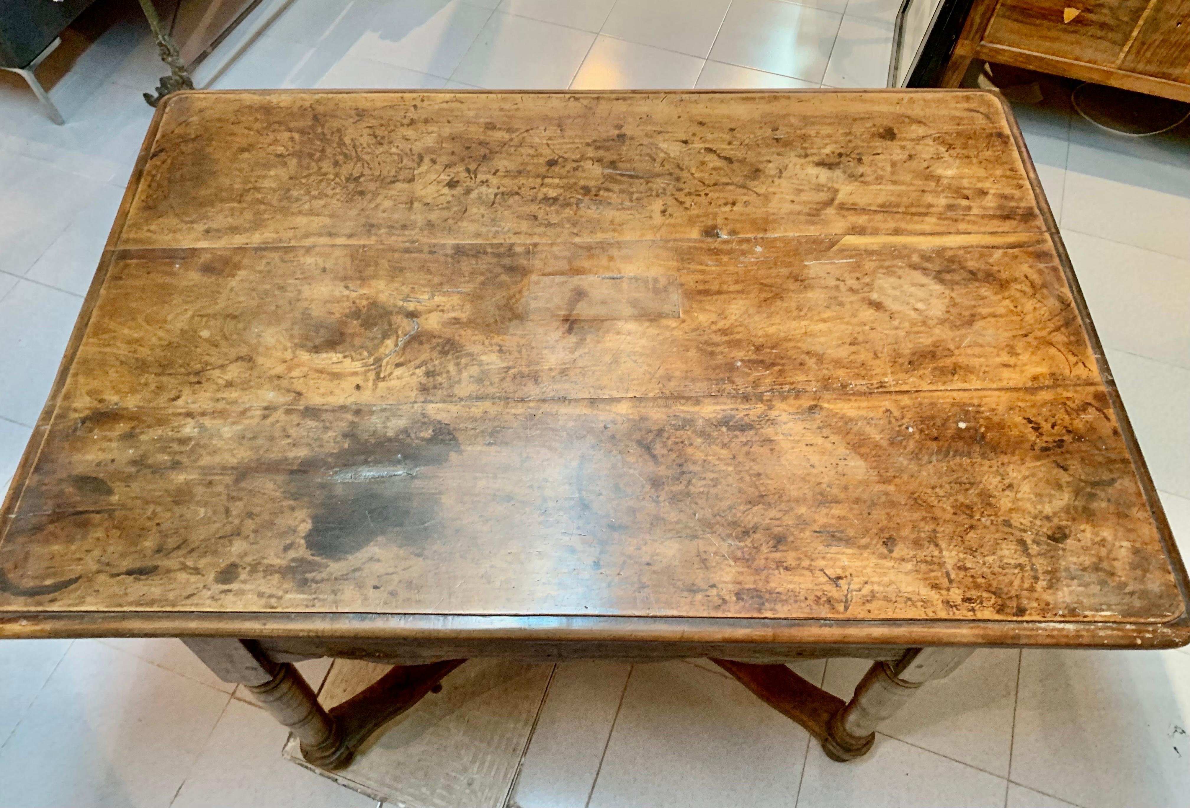 18th Century French Louis XIII Style Walnut Table For Sale 2
