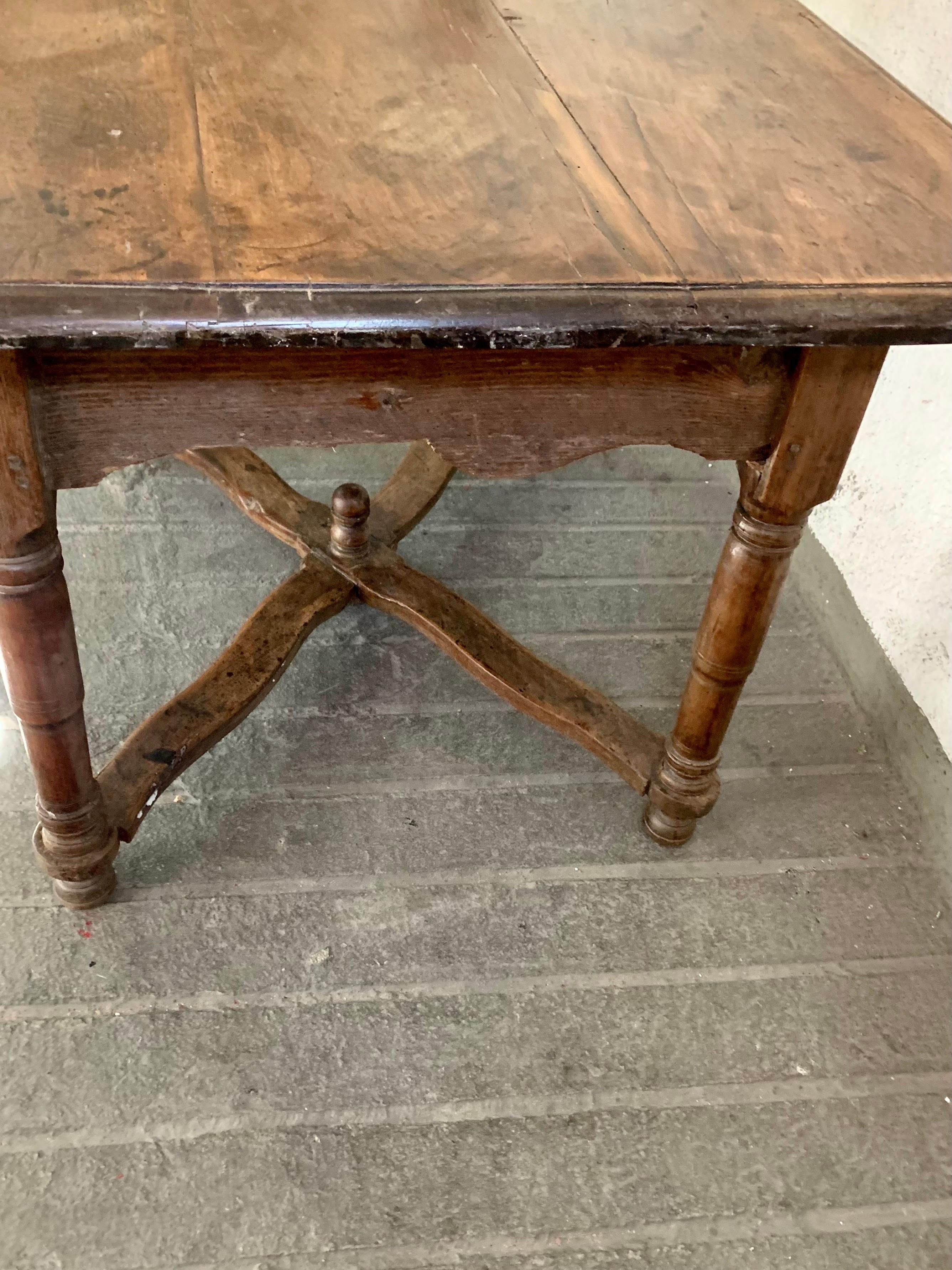 18th Century French Louis XIII Style Walnut Table For Sale 4