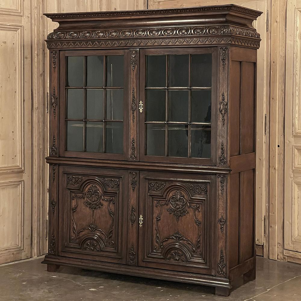 Hand-Carved 18th Century French Louis XIV Bookcase, Vitrine For Sale