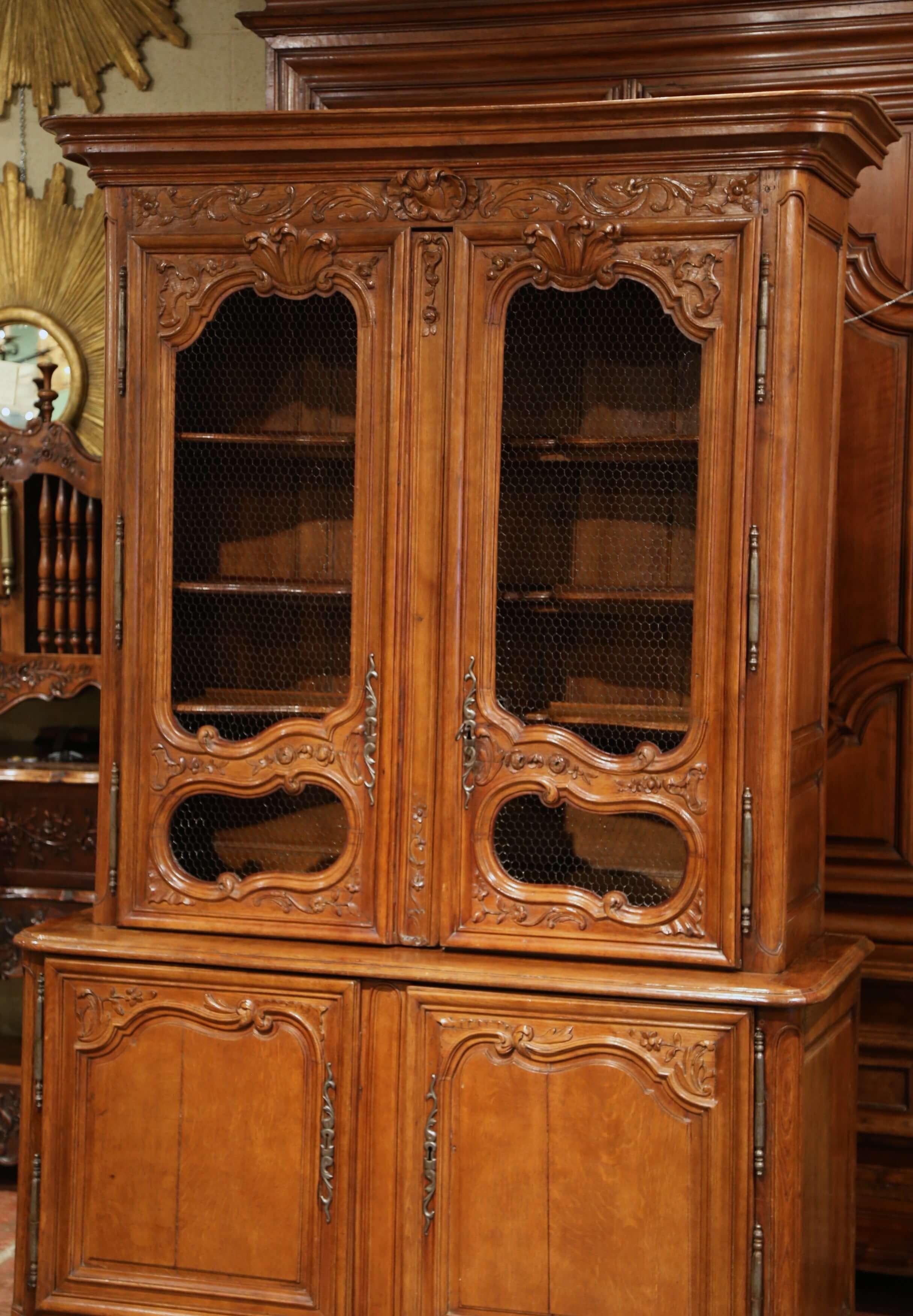 18th Century, French, Louis XIV Carved Oak Buffet Deux Corps from Normandy For Sale 3