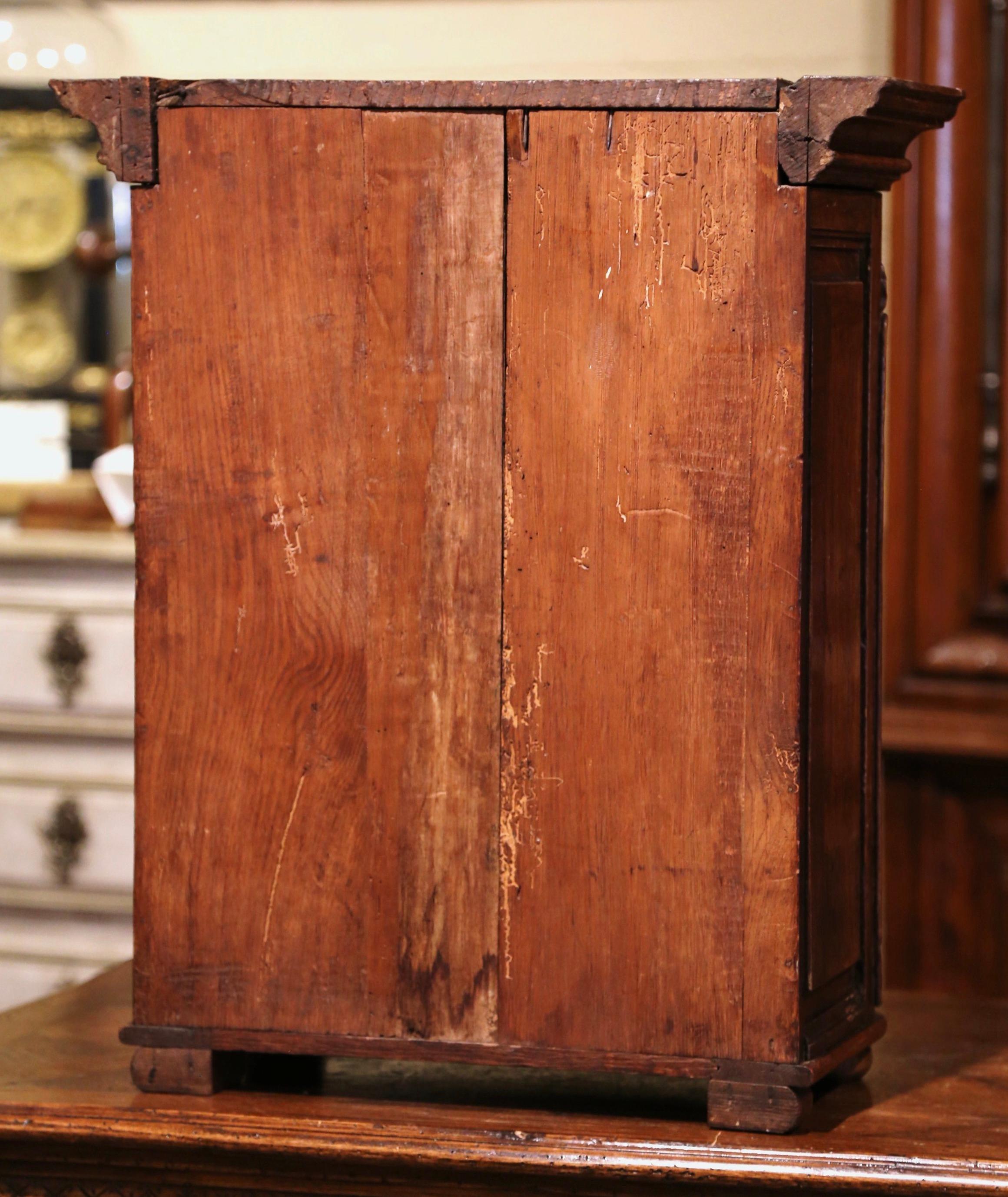 18th Century French Louis XIV Carved Oak Reliquary with Monstrance Decor 5