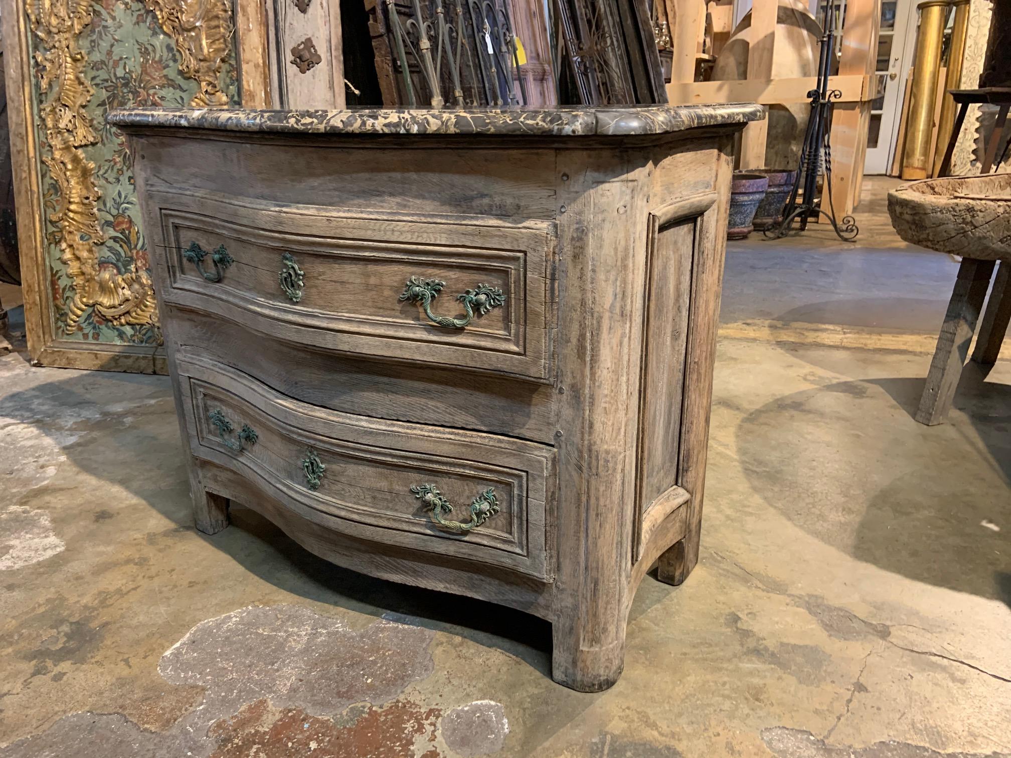 18th Century French Louis XIV Commode In Good Condition In Round Top, TX