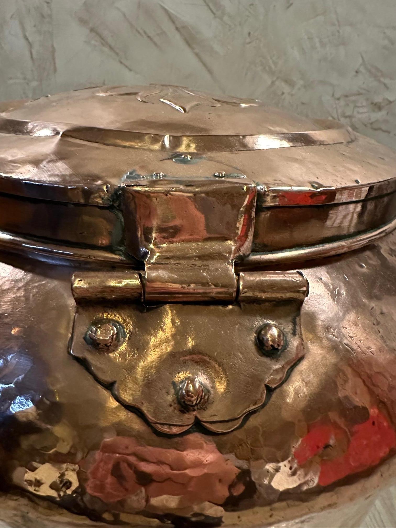18. Jahrhundert Französisch Louis XIV Kupfer Seeds Tank oder Urne, 1740s im Angebot 7